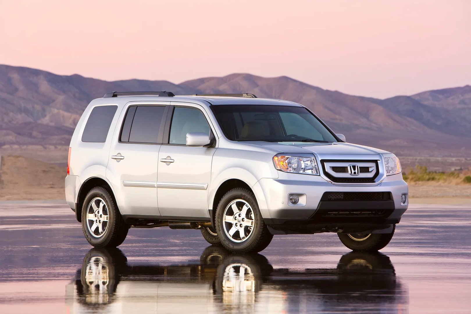 Honda_Pilot_2_generation__SUV_5-doors__1.jpg