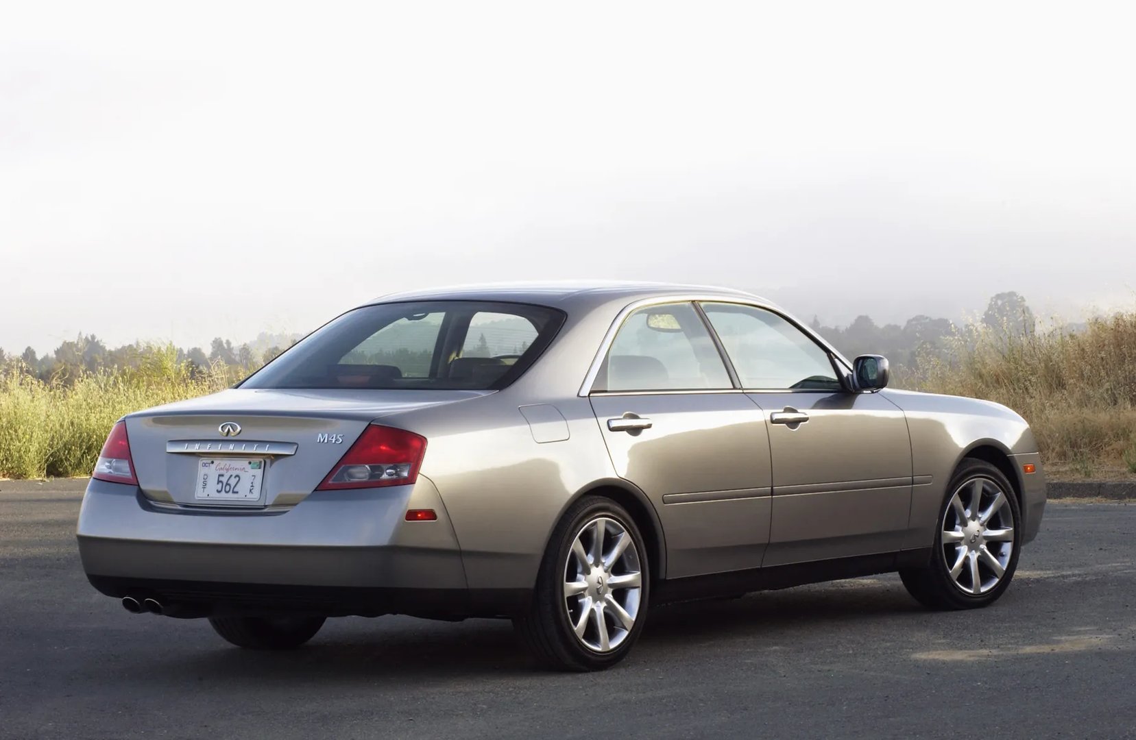 Infiniti_M_2_generation__Sedan__2.jpg
