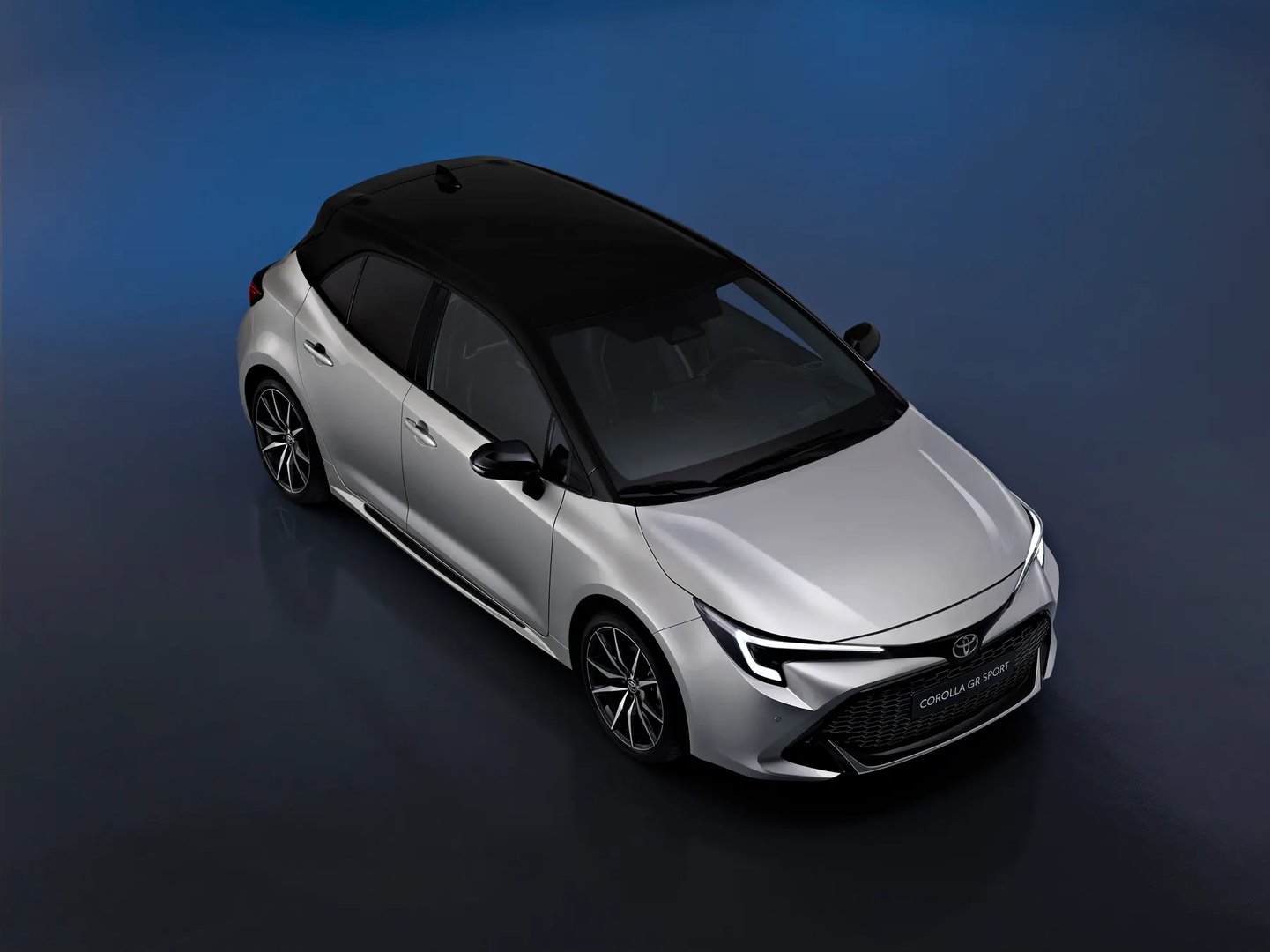 Toyota_Corolla_12_generation_restyling__Hatchback_5-door__2.jpg
