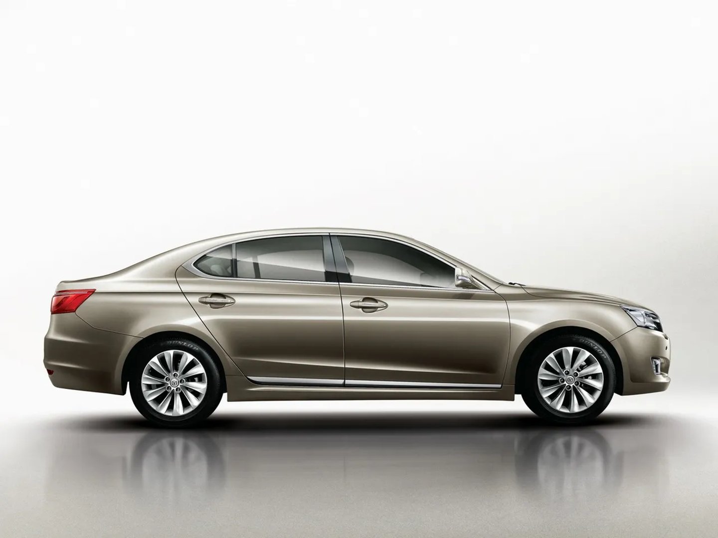 Changan_Raeton_1_generation__Sedan__6.jpg