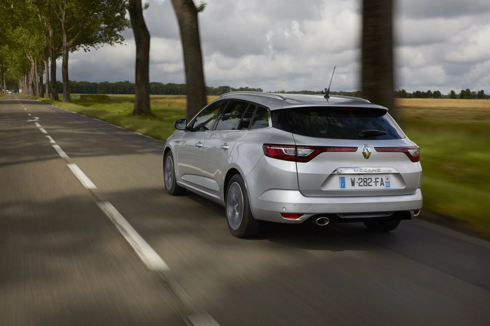 Renault_Megane_4_generation__Estate_5-door__13.jpg