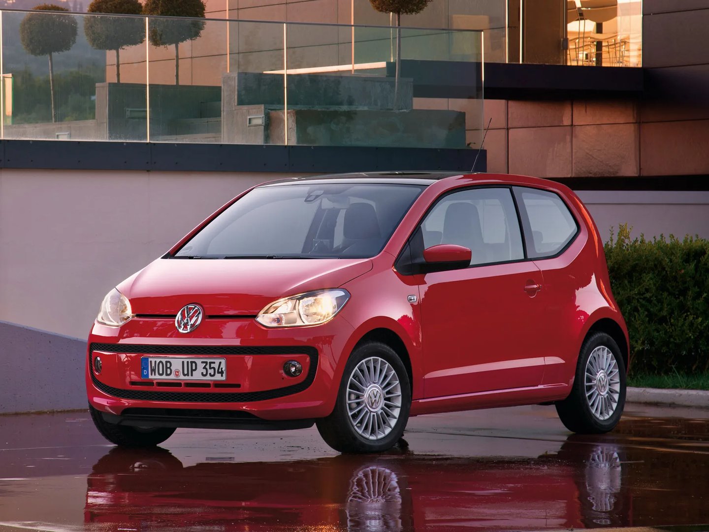 Volkswagen_up!_1_generation__Mini_3-doors__6.jpg
