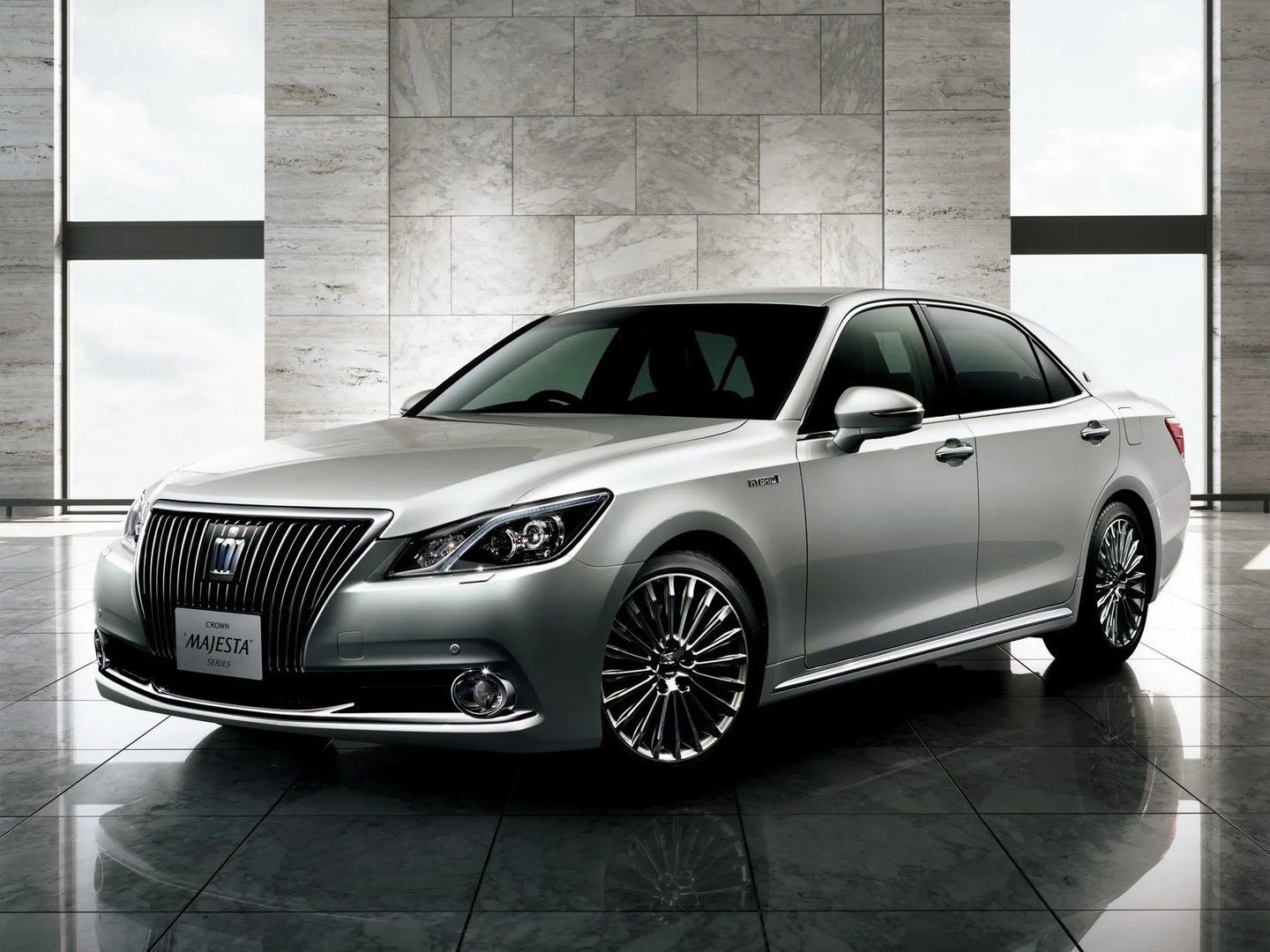 Toyota_Crown_Majesta_6_generation__Sedan__2.jpg