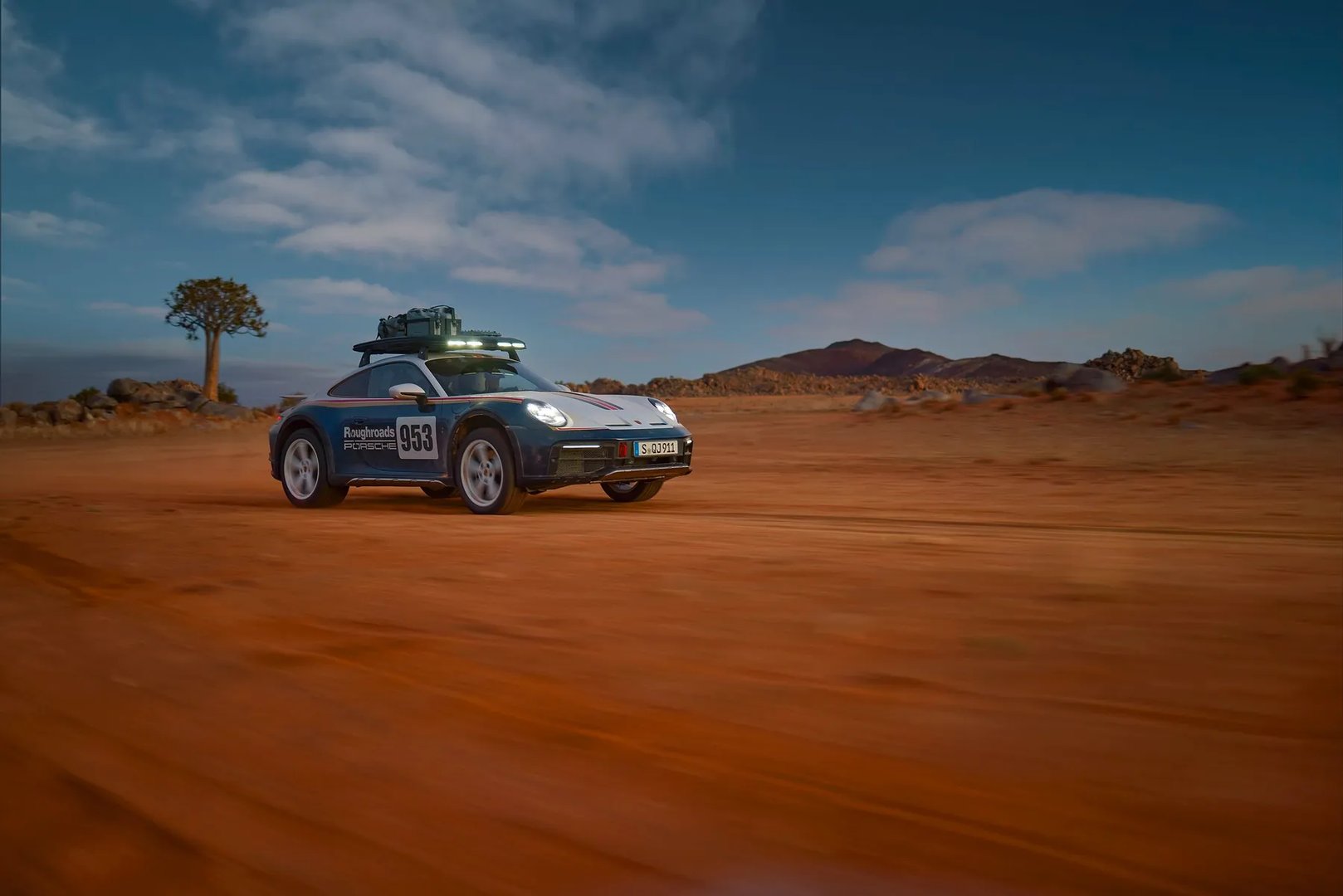 Porsche_911_Dakar_1_generation__SUV_Coupe__9.jpg