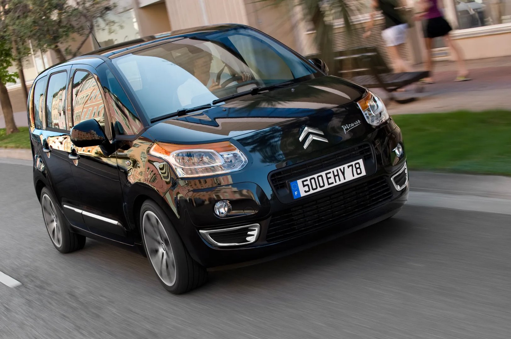 Citroen_C3_Picasso_1_generation__Compact_Van__13.jpg