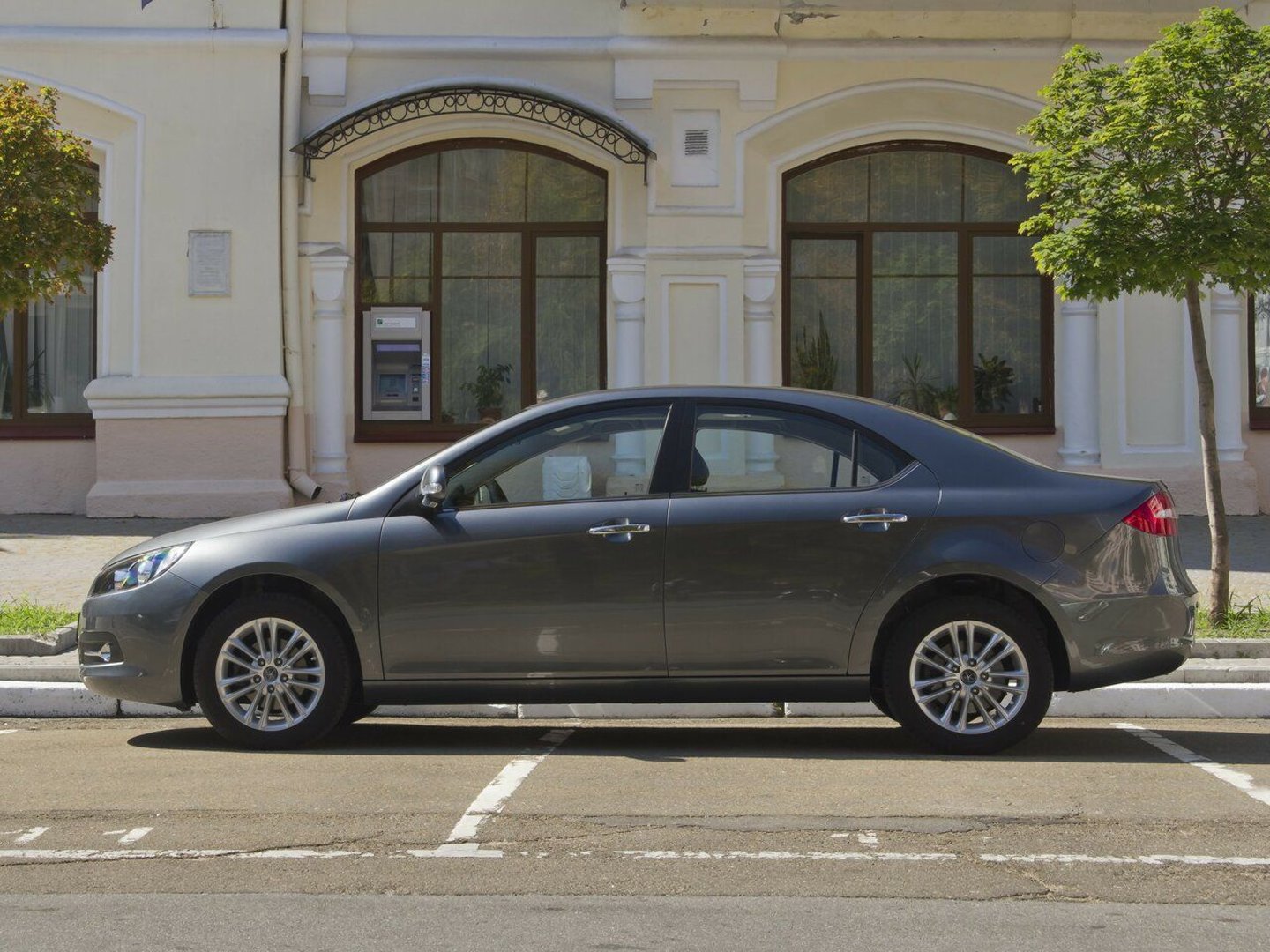 jac_J5_(Heyue)_1_generation__Sedan__9.jpg