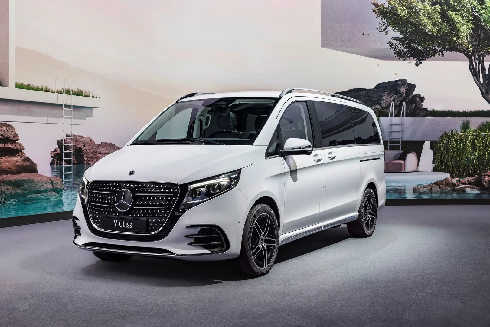 —  Minivan