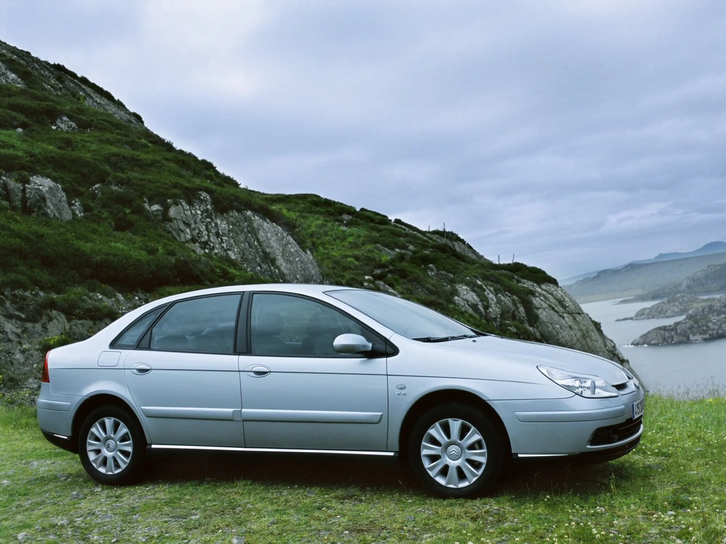 Citroen_C5_1_generation_restyling__Liftback__5.jpg