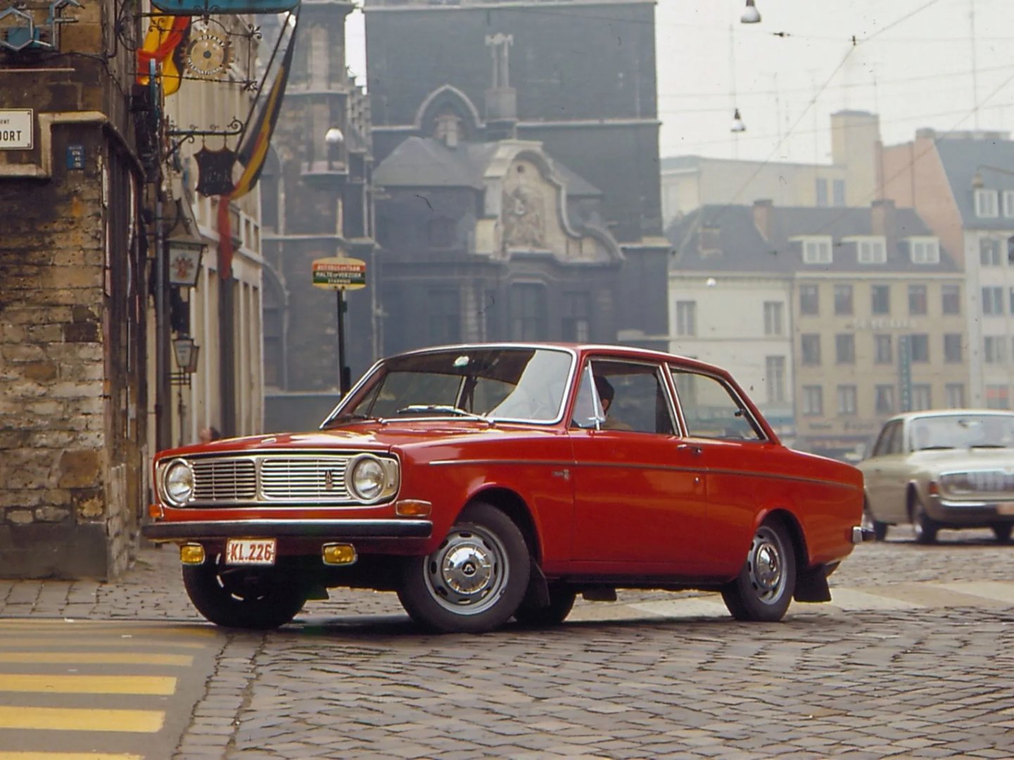 Volvo_140_Series_1_generation__Sedan_2-doors__1.jpg