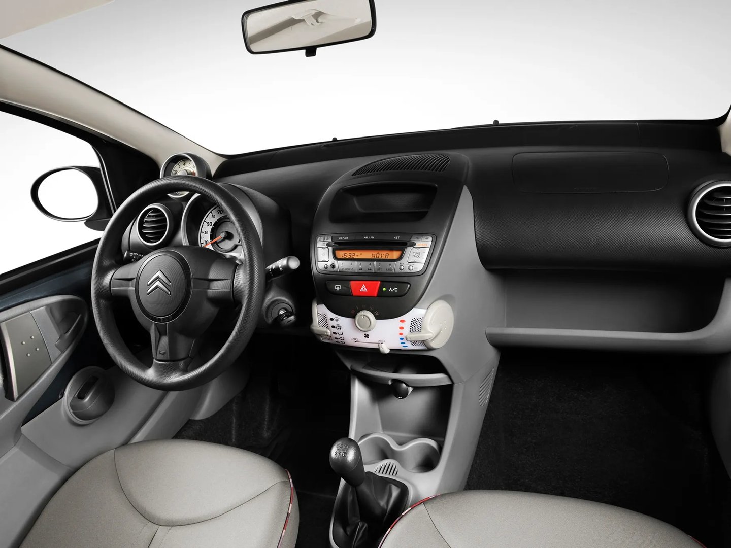 Citroen_C1_1_generation_restyling__Mini_3-doors__7.jpg