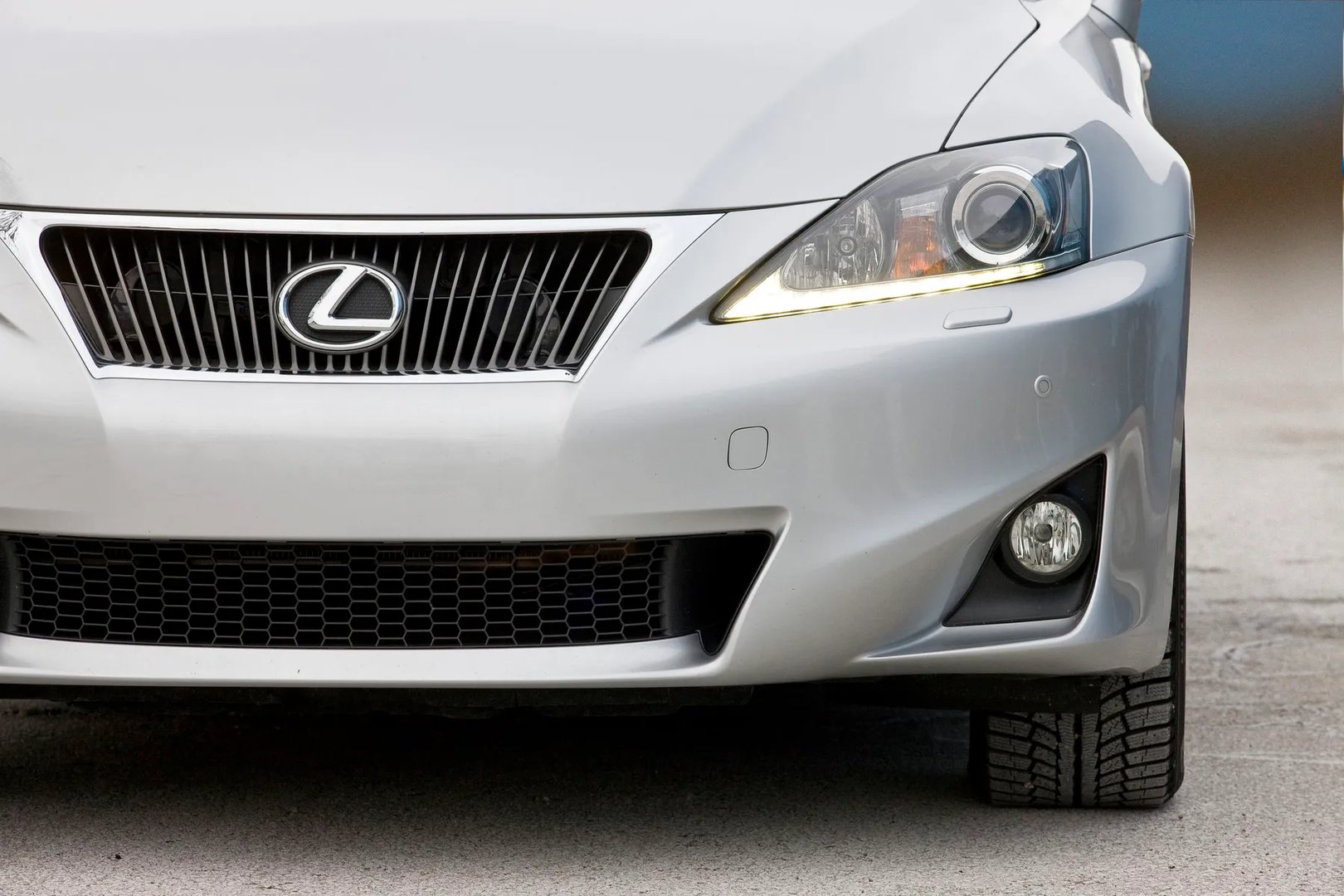 Lexus_IS_2_generation_restyling_2__Sedan__11.jpg