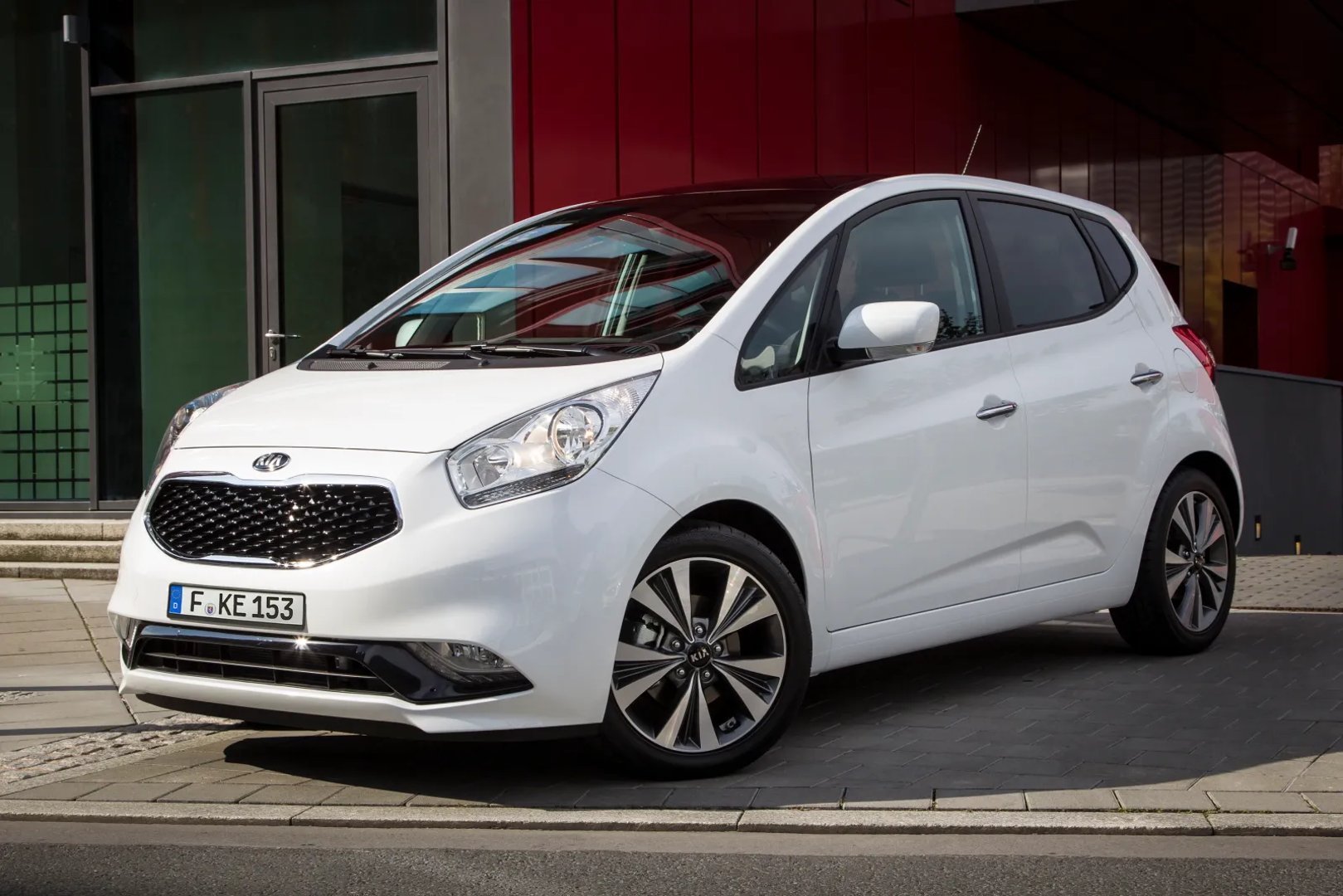 1 generation, restyling 