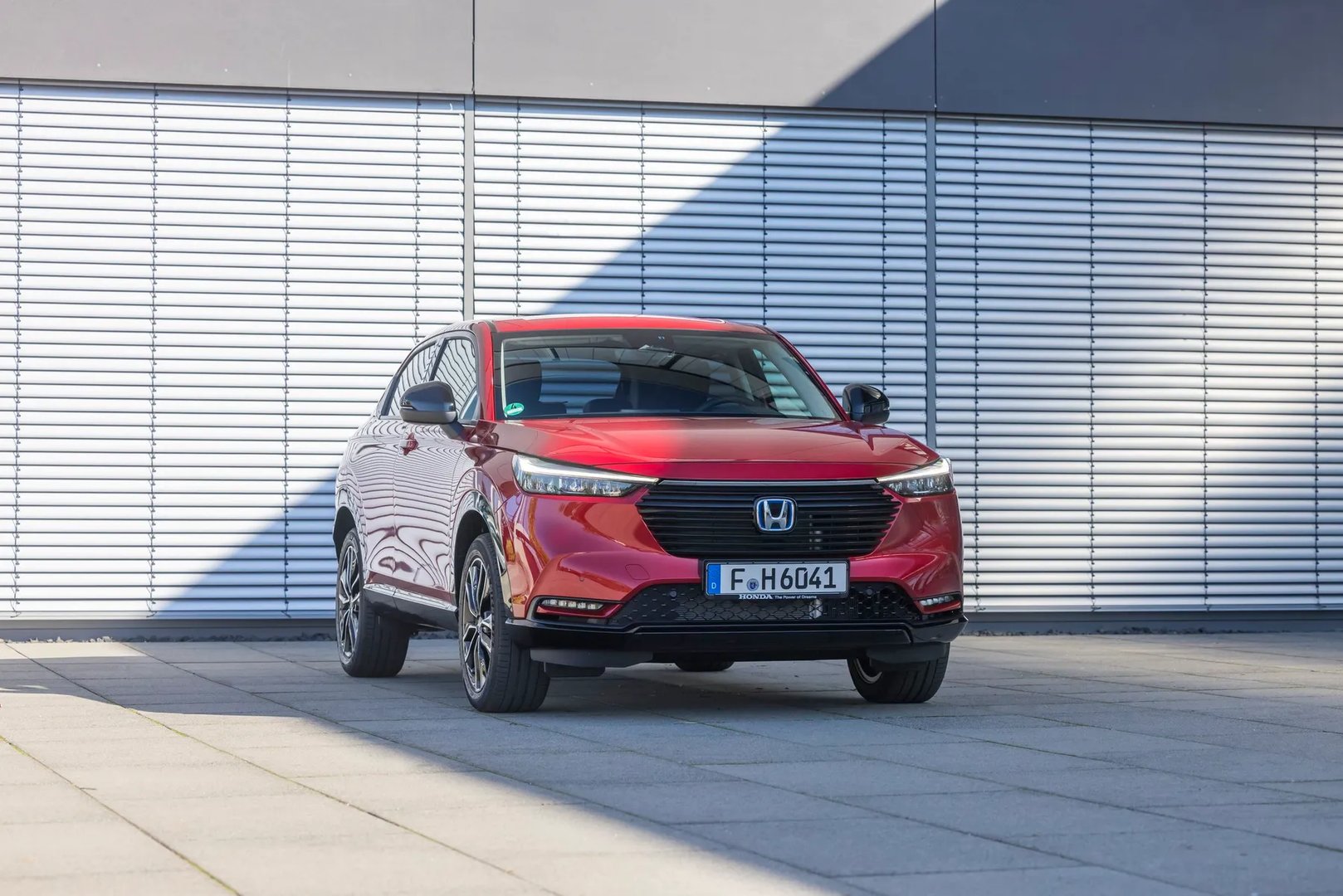 Honda_HR-V_3_generation__SUV_5-doors__4.jpg