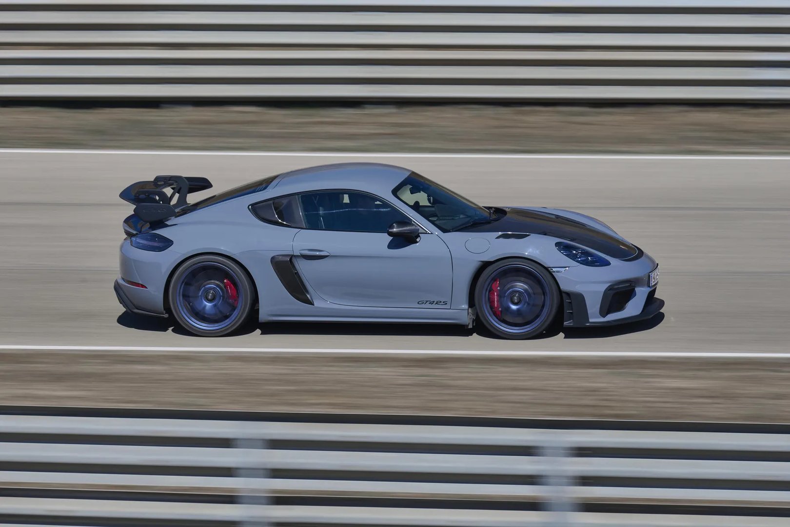 Porsche_718_Cayman_GT4_RS_1_generation__Coupe__10.jpg
