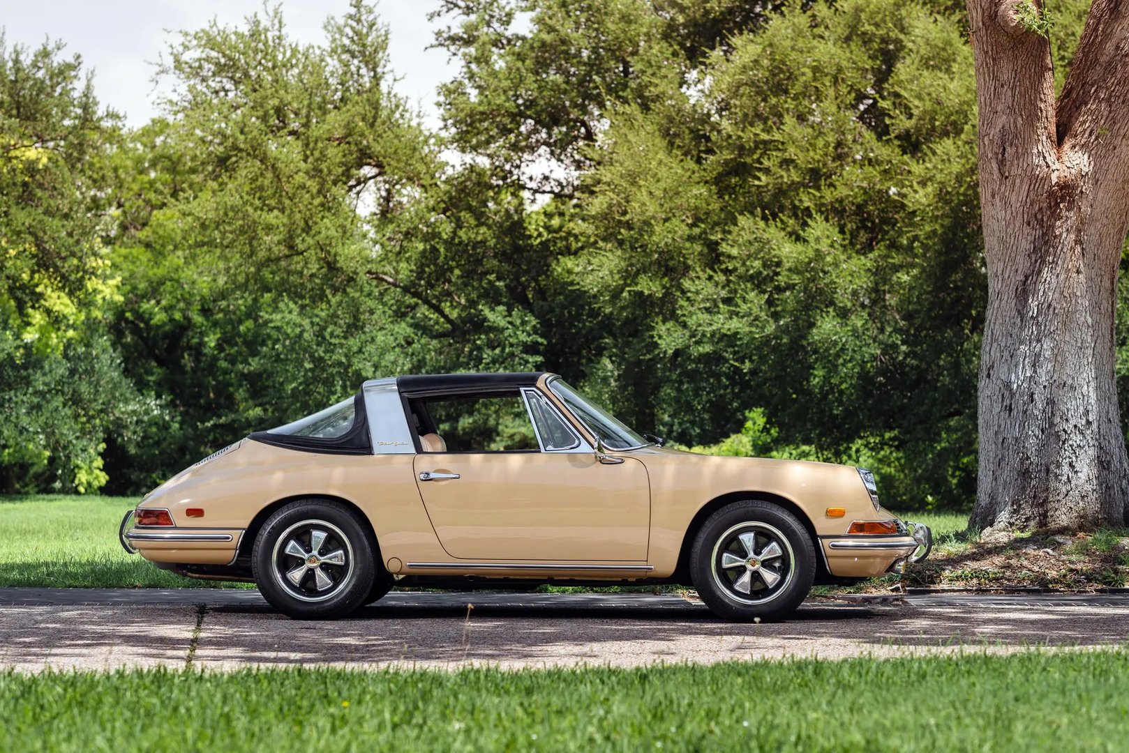 Porsche_911_1_generation__Targa__4.jpg