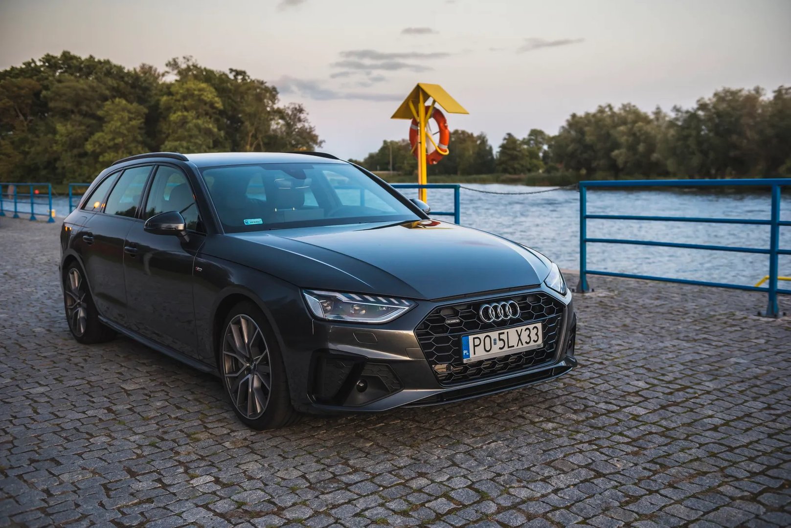 Audi_A4_5_generation_restyling__Estate_5-door__6.jpg