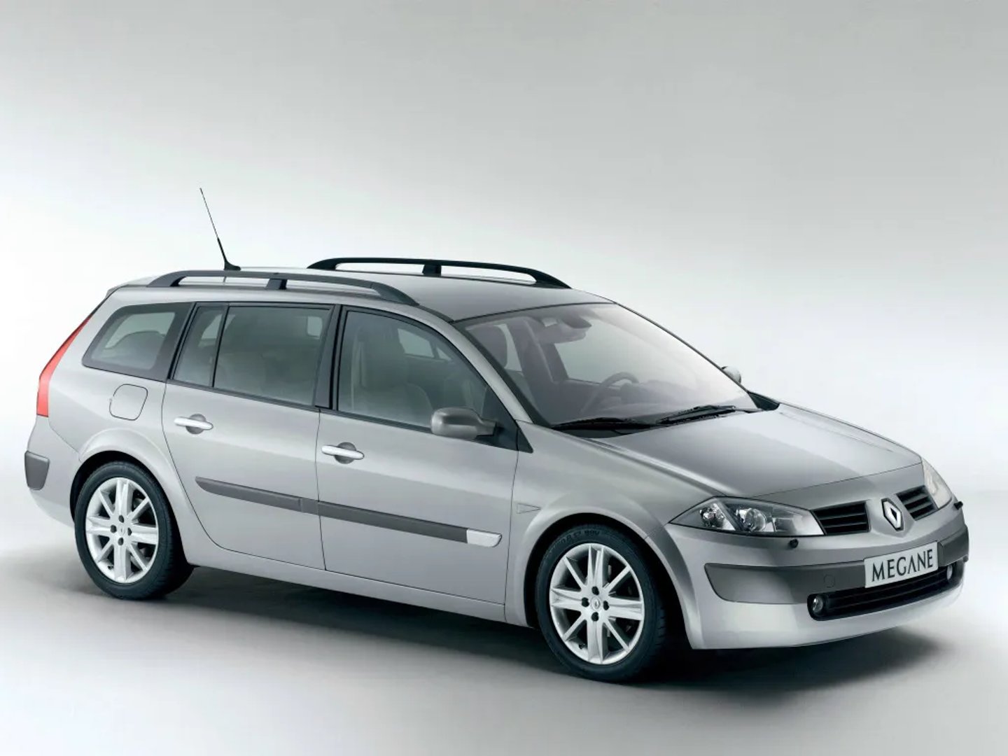 KM02, KM0C, KM0F, KM0G, KM0H, KM0U, KM05  Estate 5-door