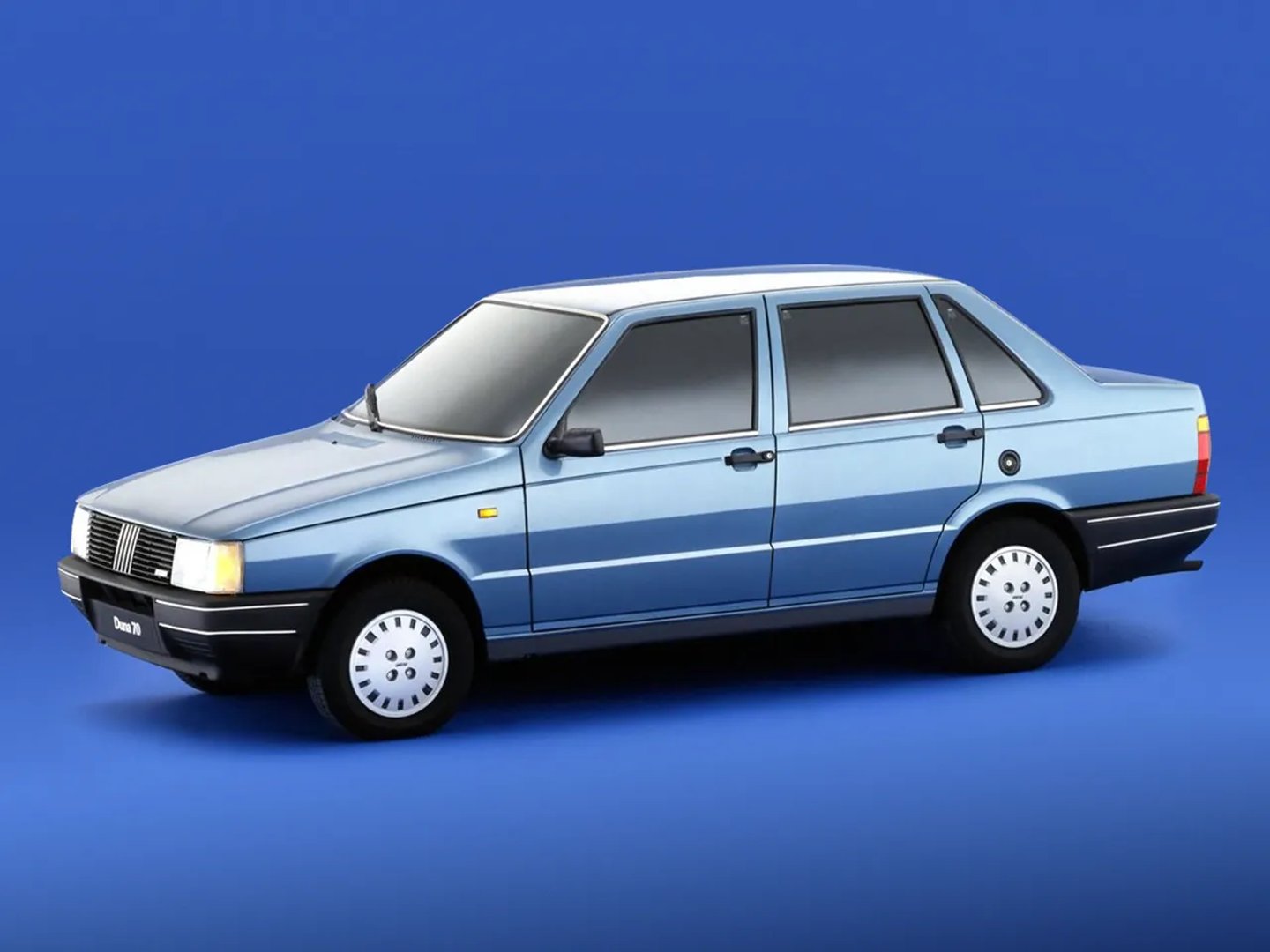 Fiat_Duna_1_generation__Sedan__2.jpg
