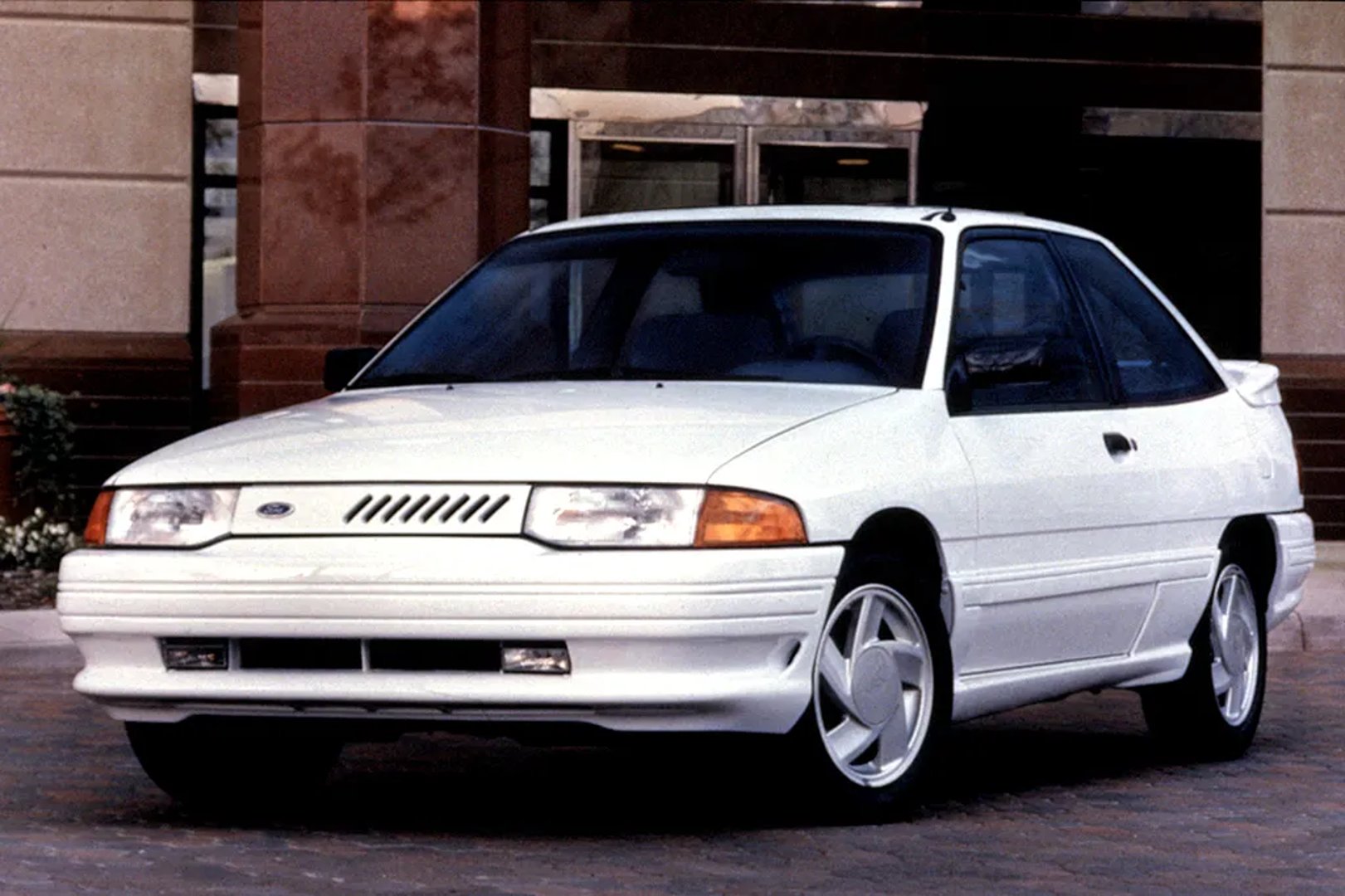 Ford_Escort_(North_America)_2_generation__Hatchback_3-door__4.jpg