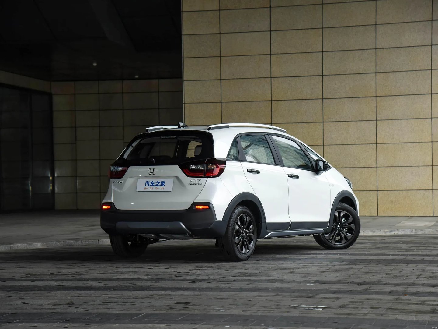 Honda_Jazz_Crosstar_1_generation_restyling__Mini_5-doors__11.jpg