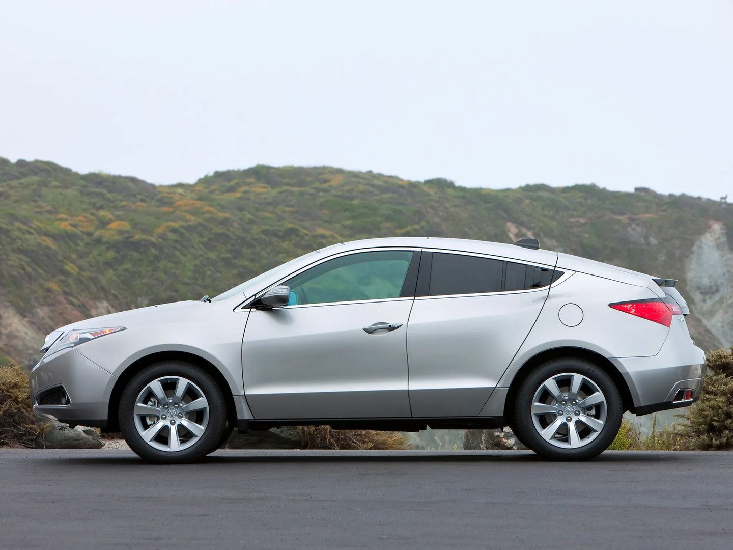 Acura_ZDX_1_generation__SUV_Coupe__11.jpg