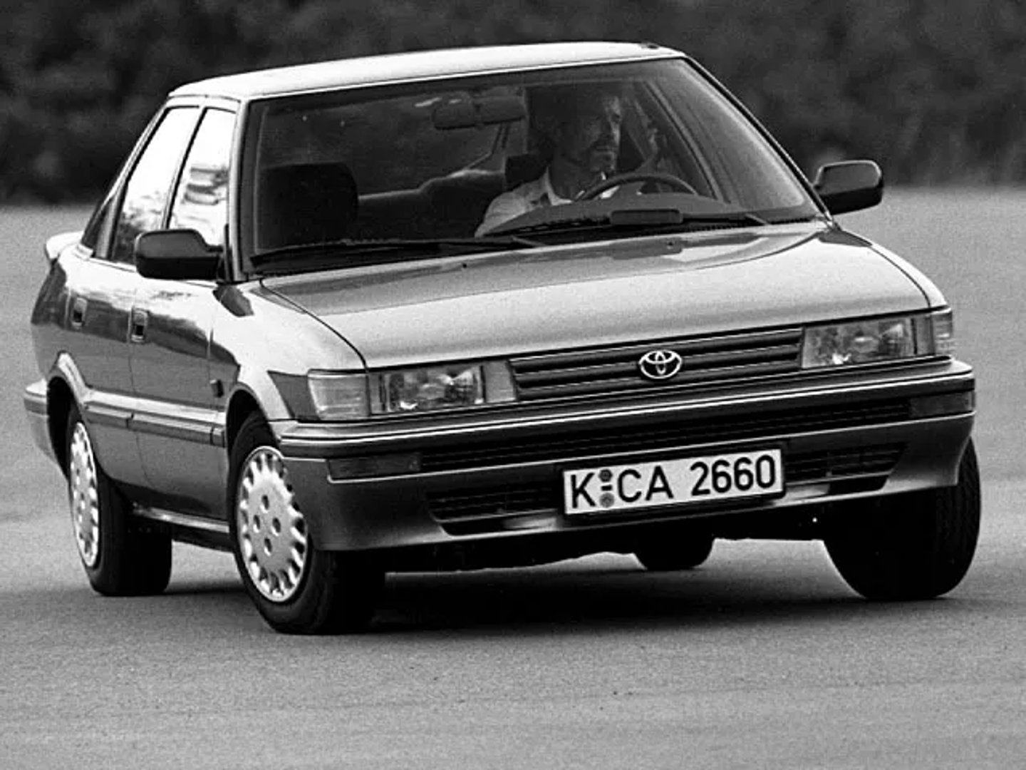 Toyota_Corolla_6_generation__Liftback__1.jpg