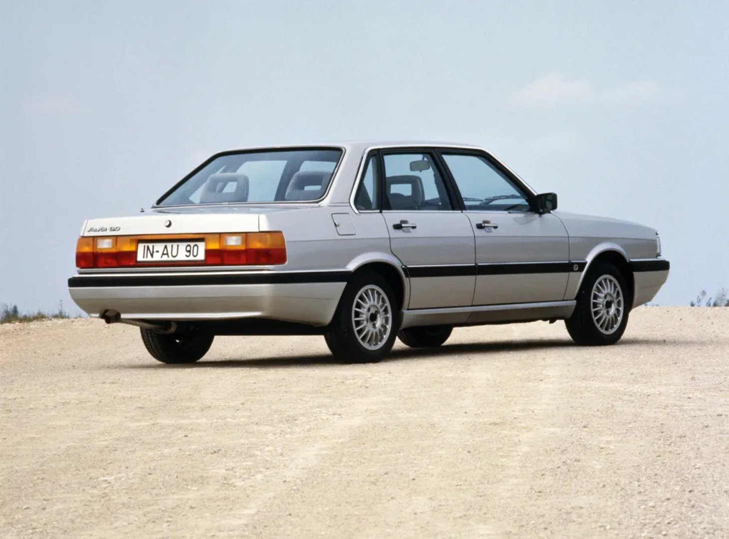 Audi_90_1_generation__Sedan__2.jpg