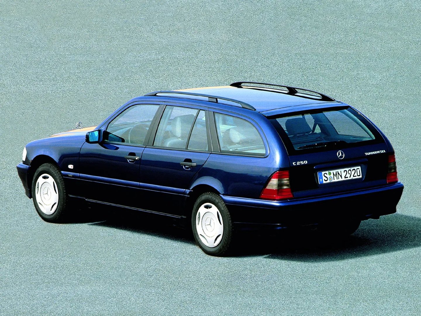 Mercedes_C-Class_1_generation_restyling__Estate_5-door__4.jpg