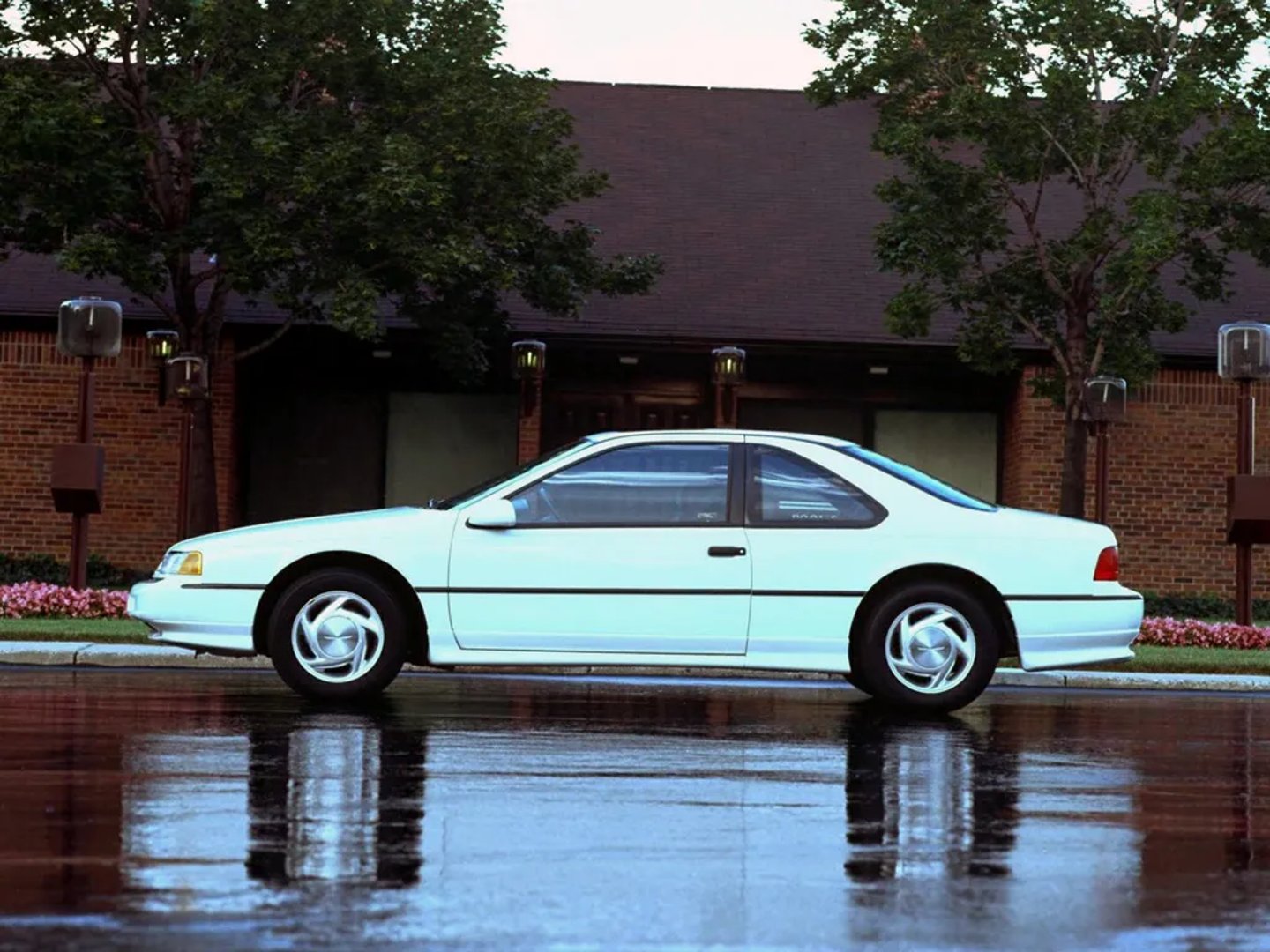 Ford_Thunderbird_10_generation__Coupe__10.jpg