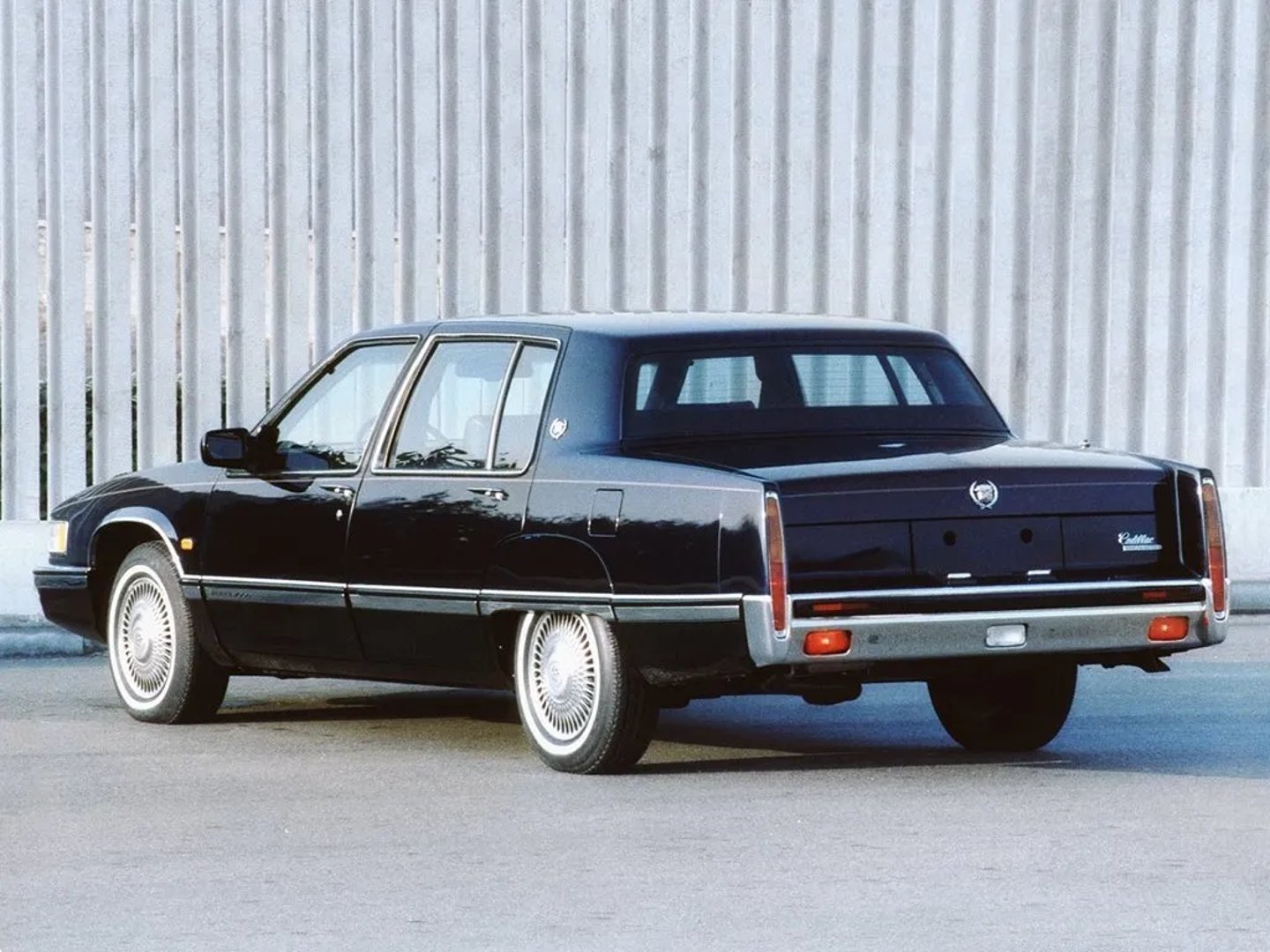 Cadillac_Fleetwood_2_generation__Sedan__1.jpg