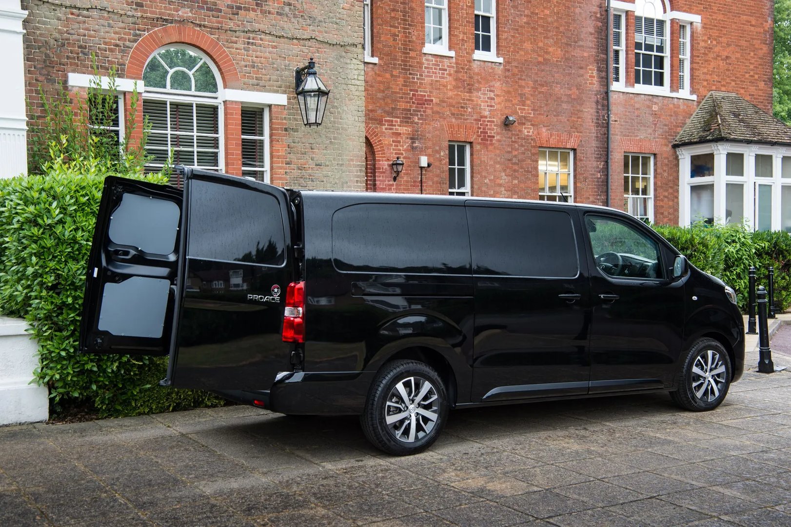 Toyota_ProAce_2_generation__Van_Long__5.jpg