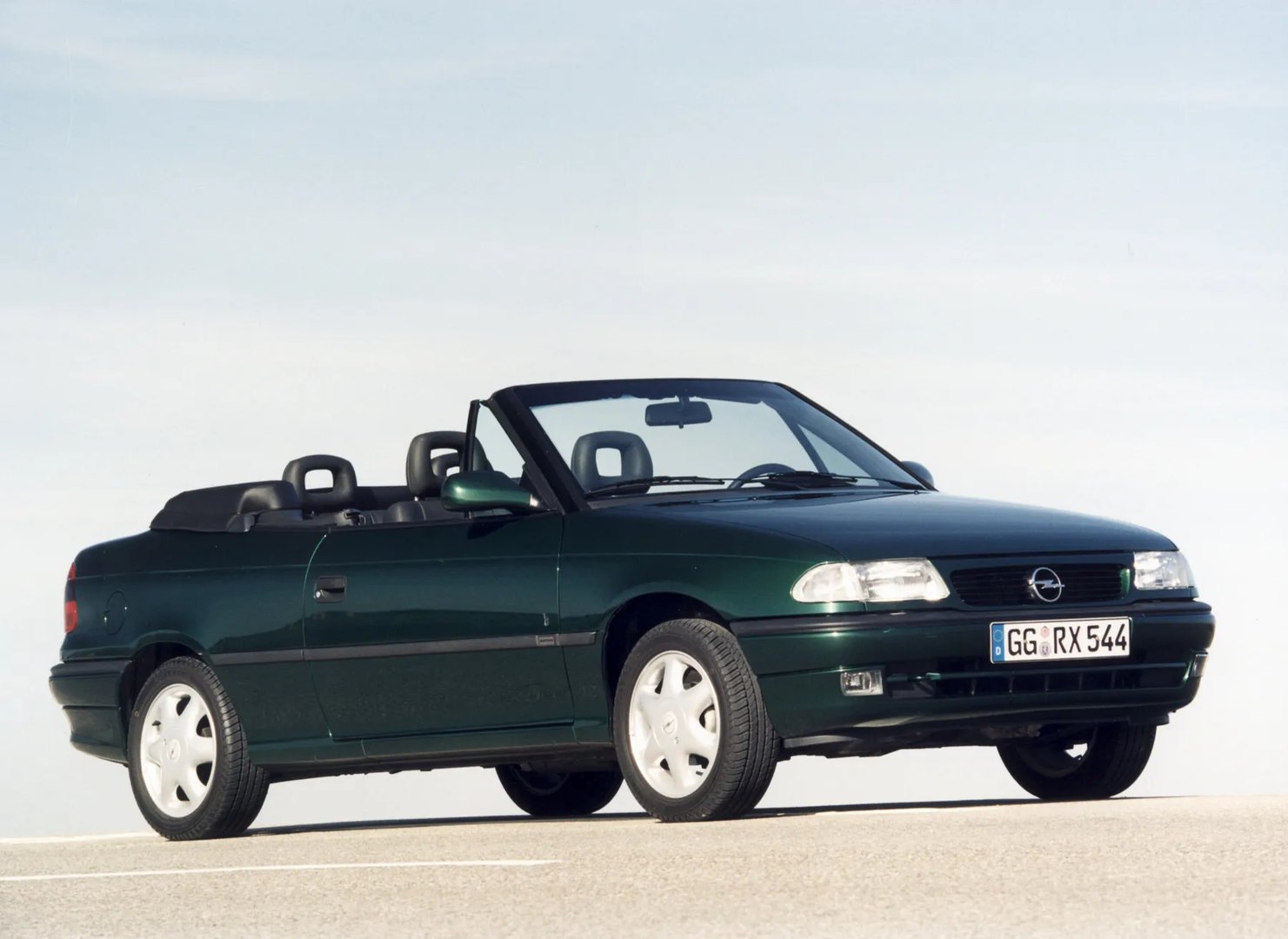 Opel_Astra_1_generation_restyling_1__Cabrio__3.jpg