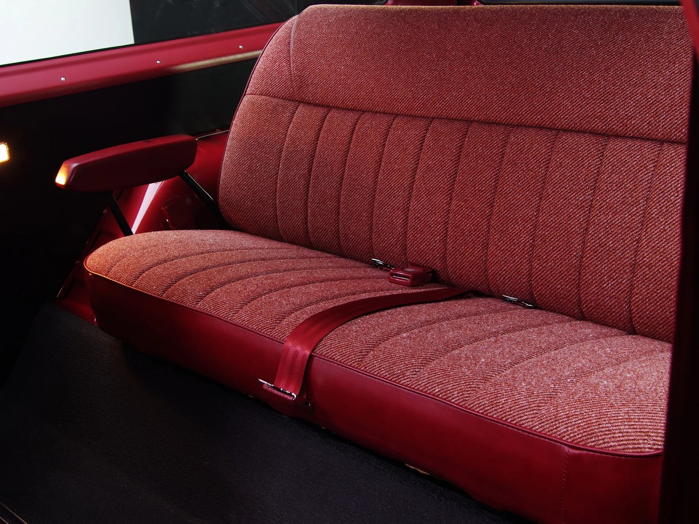 Dodge_Ramcharger_2_generation__SUV_3-doors__6.jpg