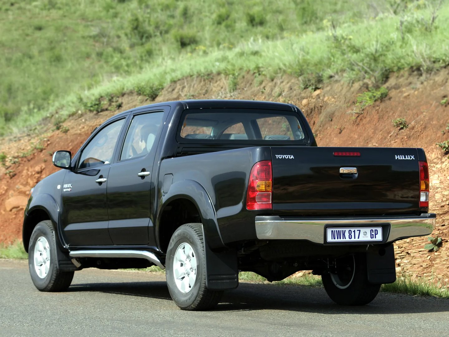 Toyota_Hilux_7_generation__Pickup_double-cab__3.jpg