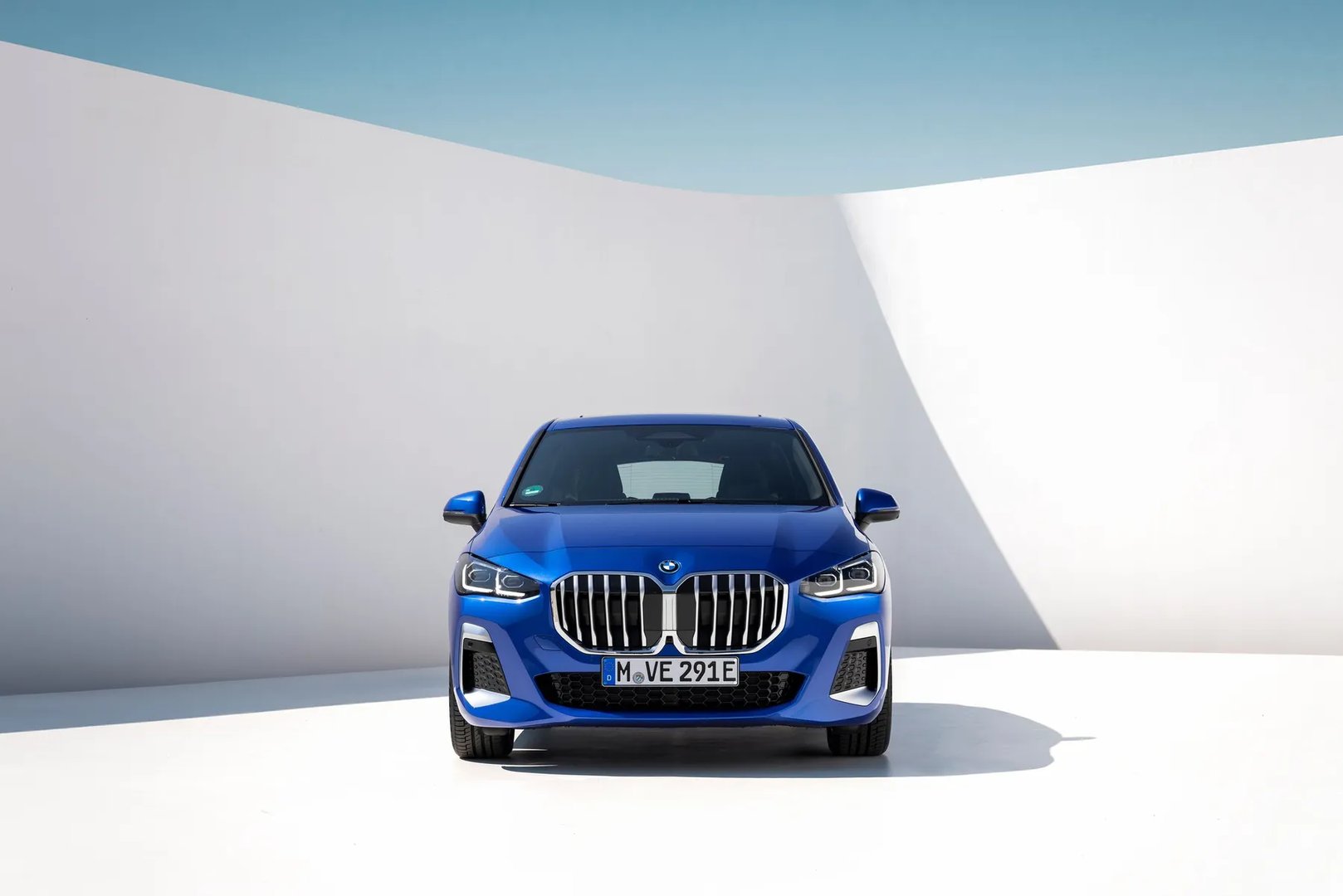 BMW_2_series_Active_Tourer_2_generation__Compact_Van__3.jpg