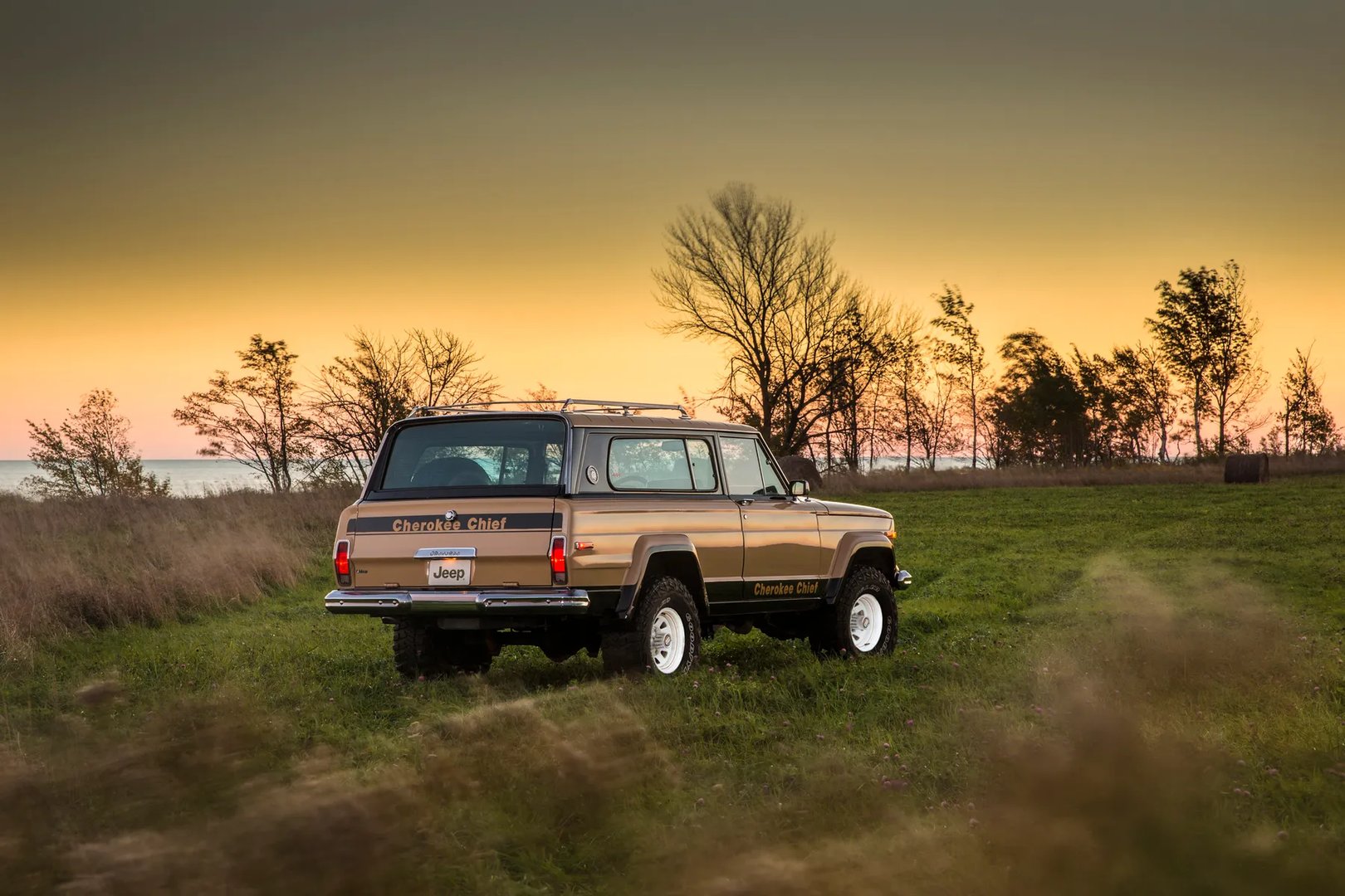 Jeep_Cherokee_1_generation__SUV_3-doors__1.jpg