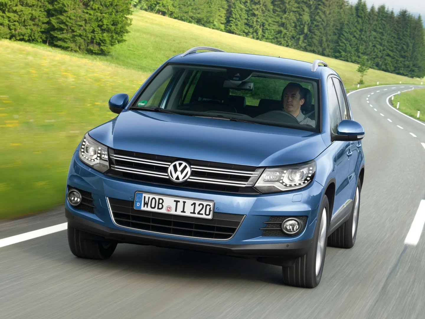 Volkswagen_Tiguan_1_generation_restyling__SUV_5-doors__5.jpg