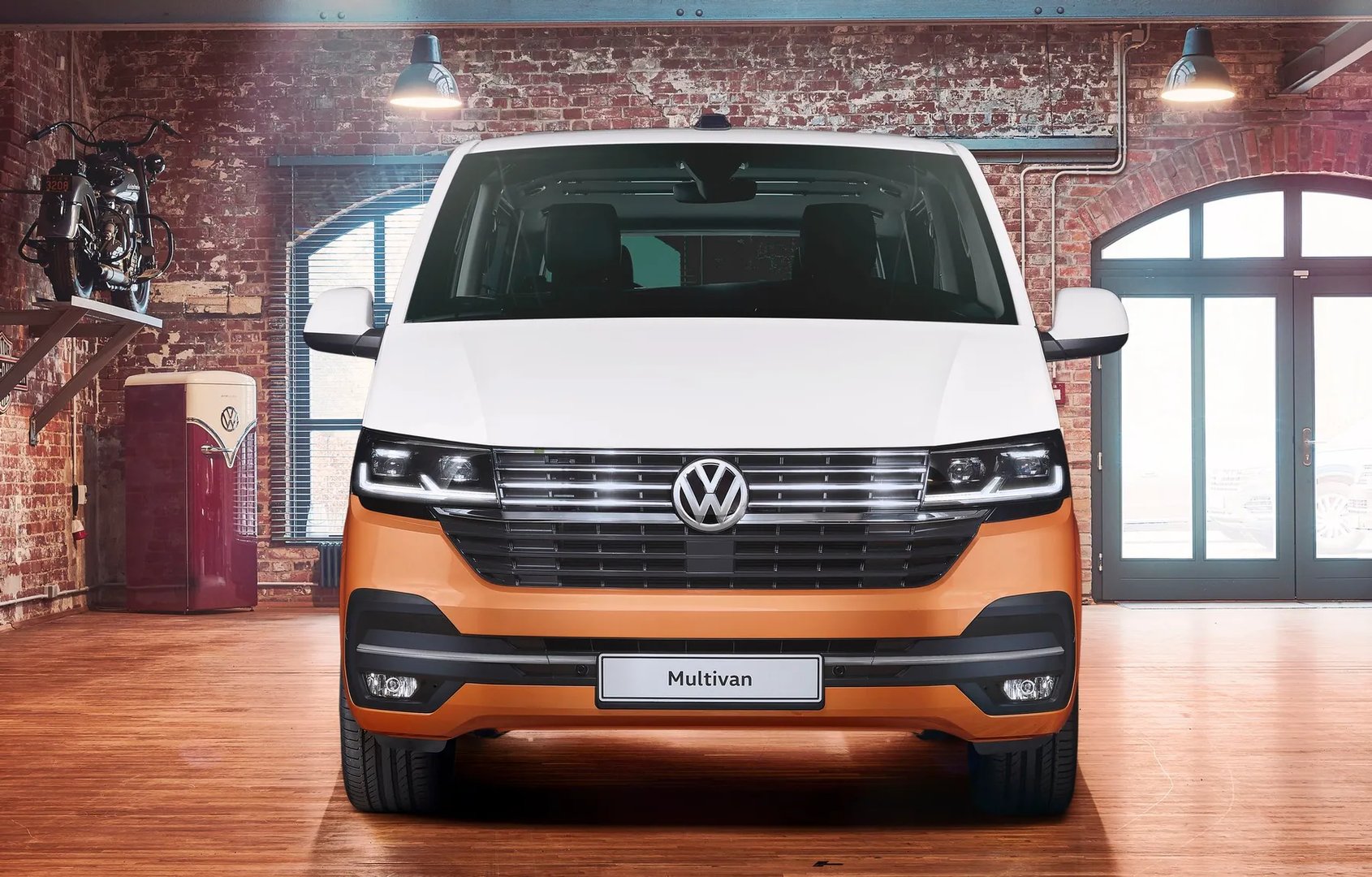 Volkswagen_Multivan_6_generation_restyling__Minivan__4.jpg