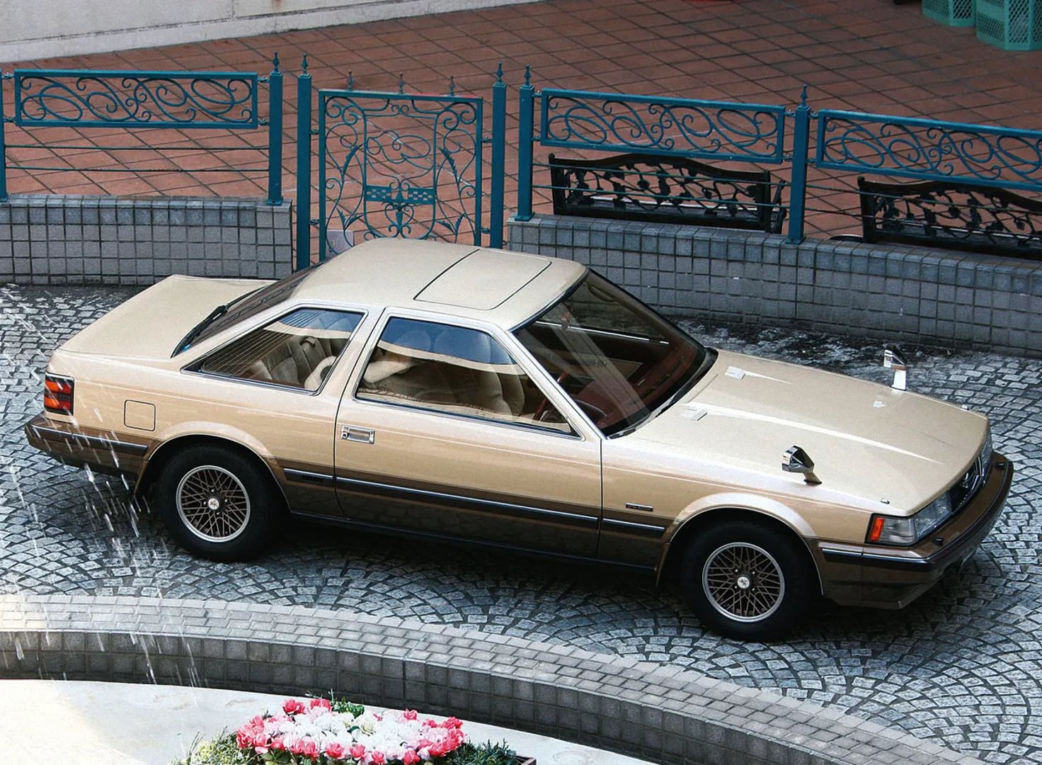 Toyota_Soarer_1_generation__Coupe__2.jpg