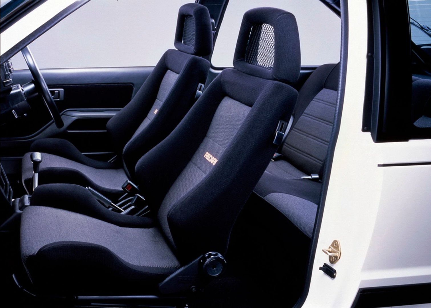 isuzu_Gemini_3_generation__Hatchback_3-door__1.jpg