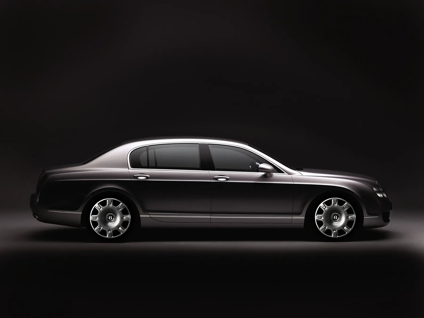 Bentley_Flying_Spur_1_generation__Sedan__4.jpg