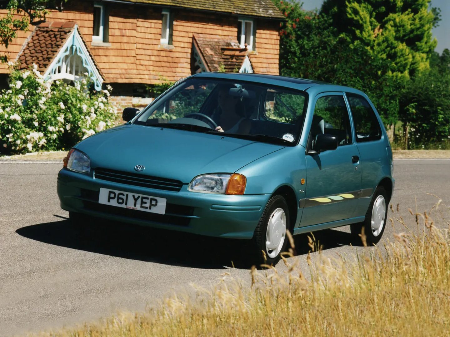 Toyota_Starlet_5_generation__Mini_3-doors__1.jpg