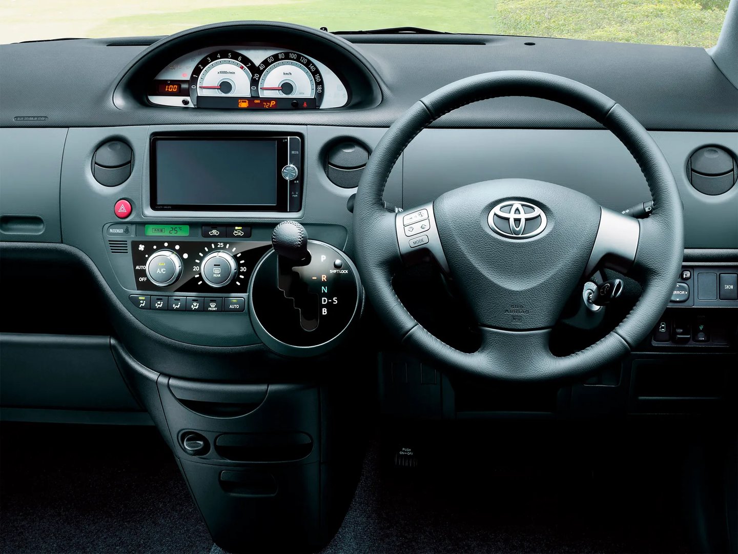 Toyota_Sienta_1_generation_restyling_2__Compact_Van__8.jpg