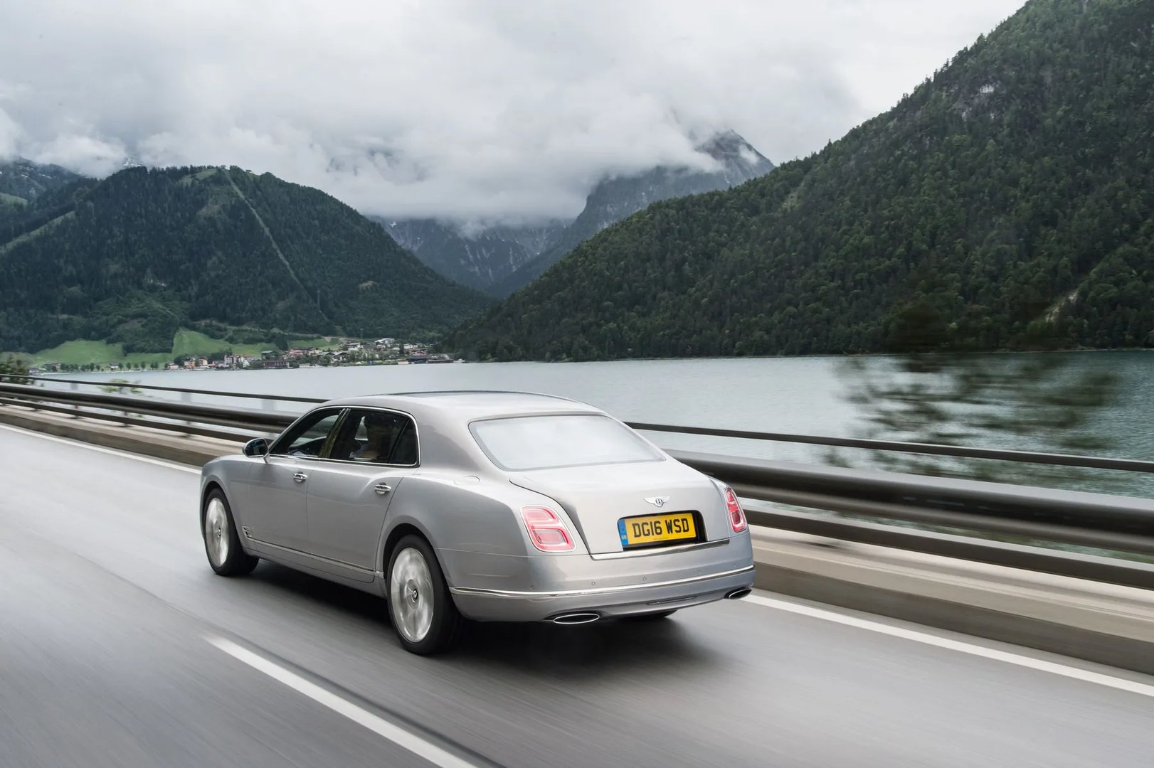 Bentley_Mulsanne_2_generation_restyling__Sedan__10.jpg