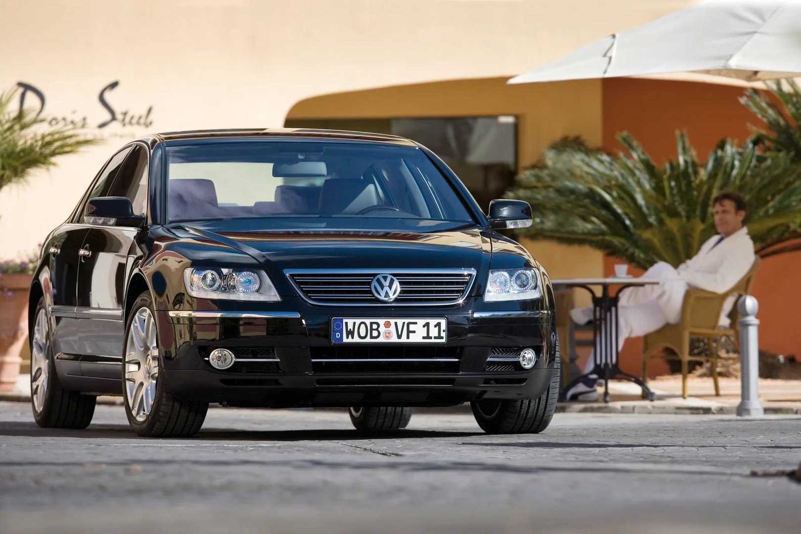 Volkswagen_Phaeton_1_generation_restyling__Sedan__7.jpg