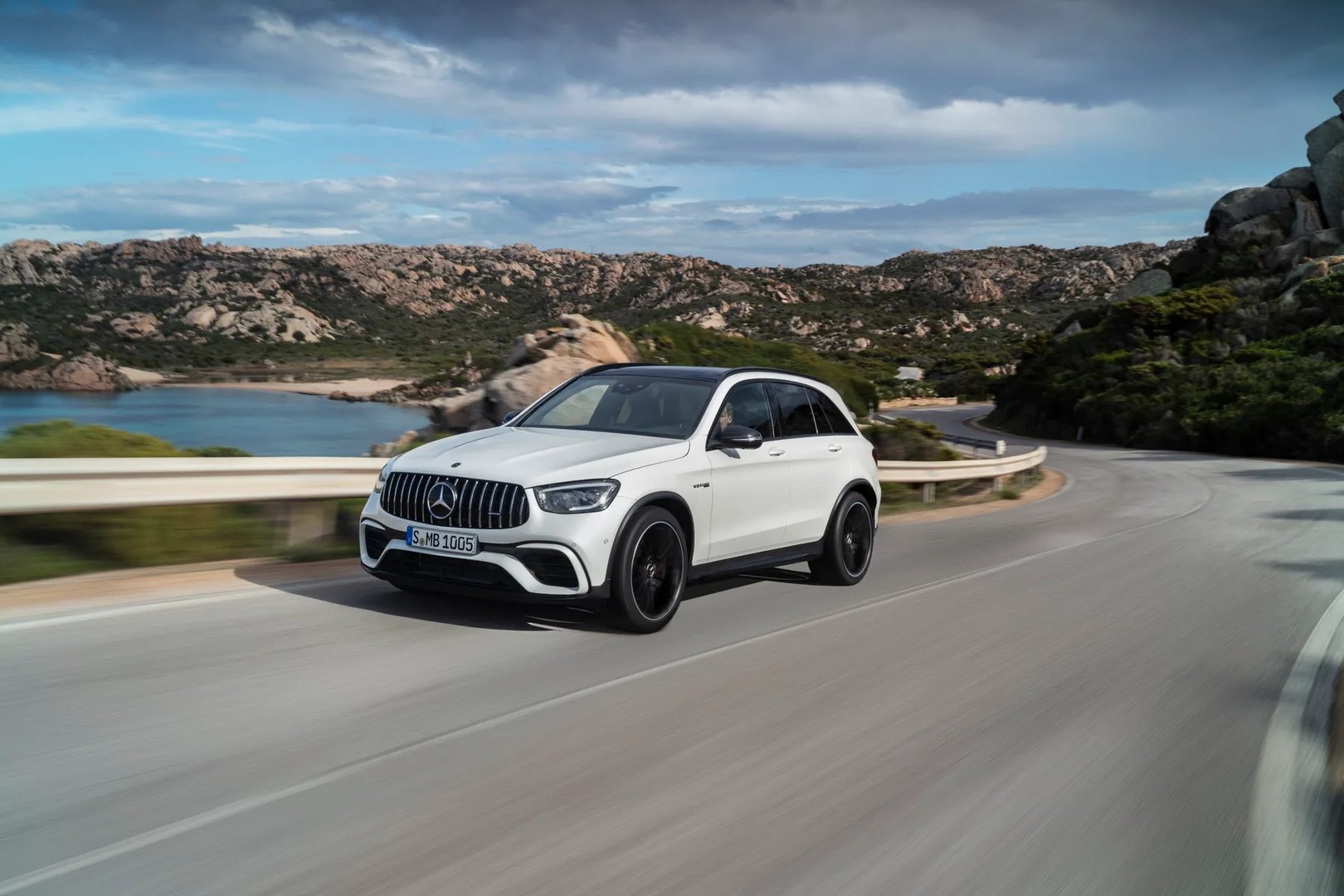 Mercedes_GLC_AMG_1_generation_restyling__SUV_5-doors__9.jpg