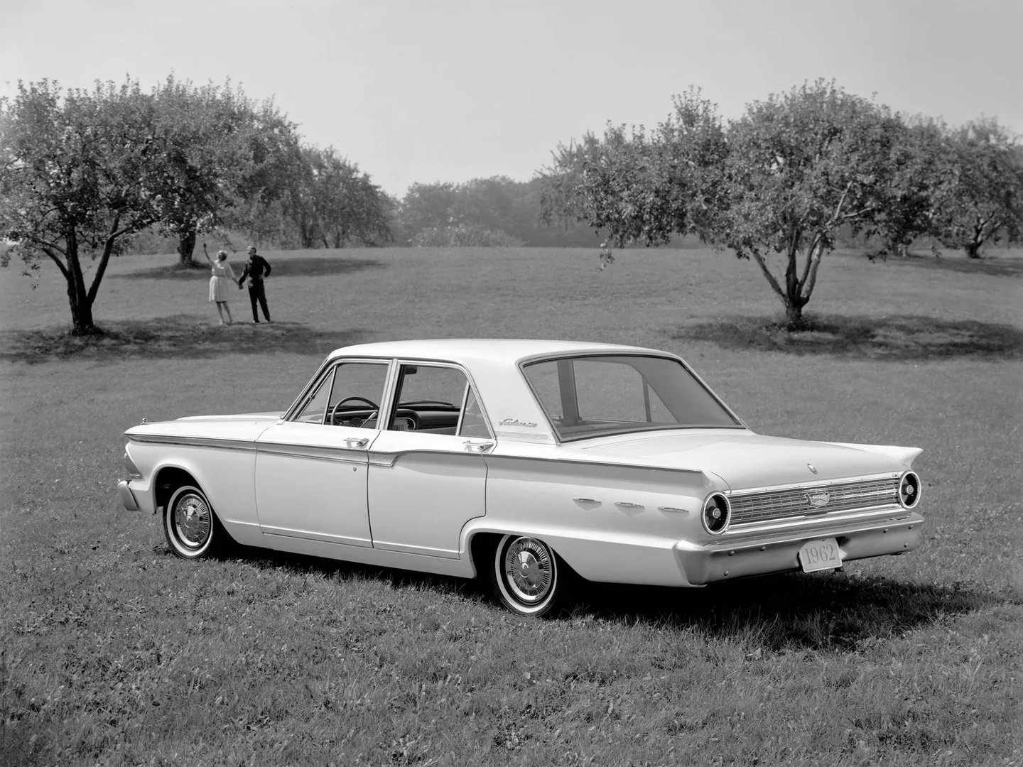 Ford_Fairlane_4_generation__Sedan__1.jpg