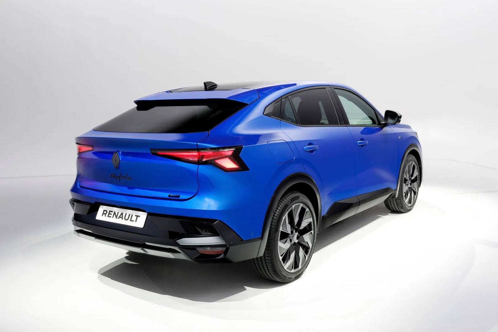 Renault_Rafale_1_generation__SUV_Coupe__11.jpg