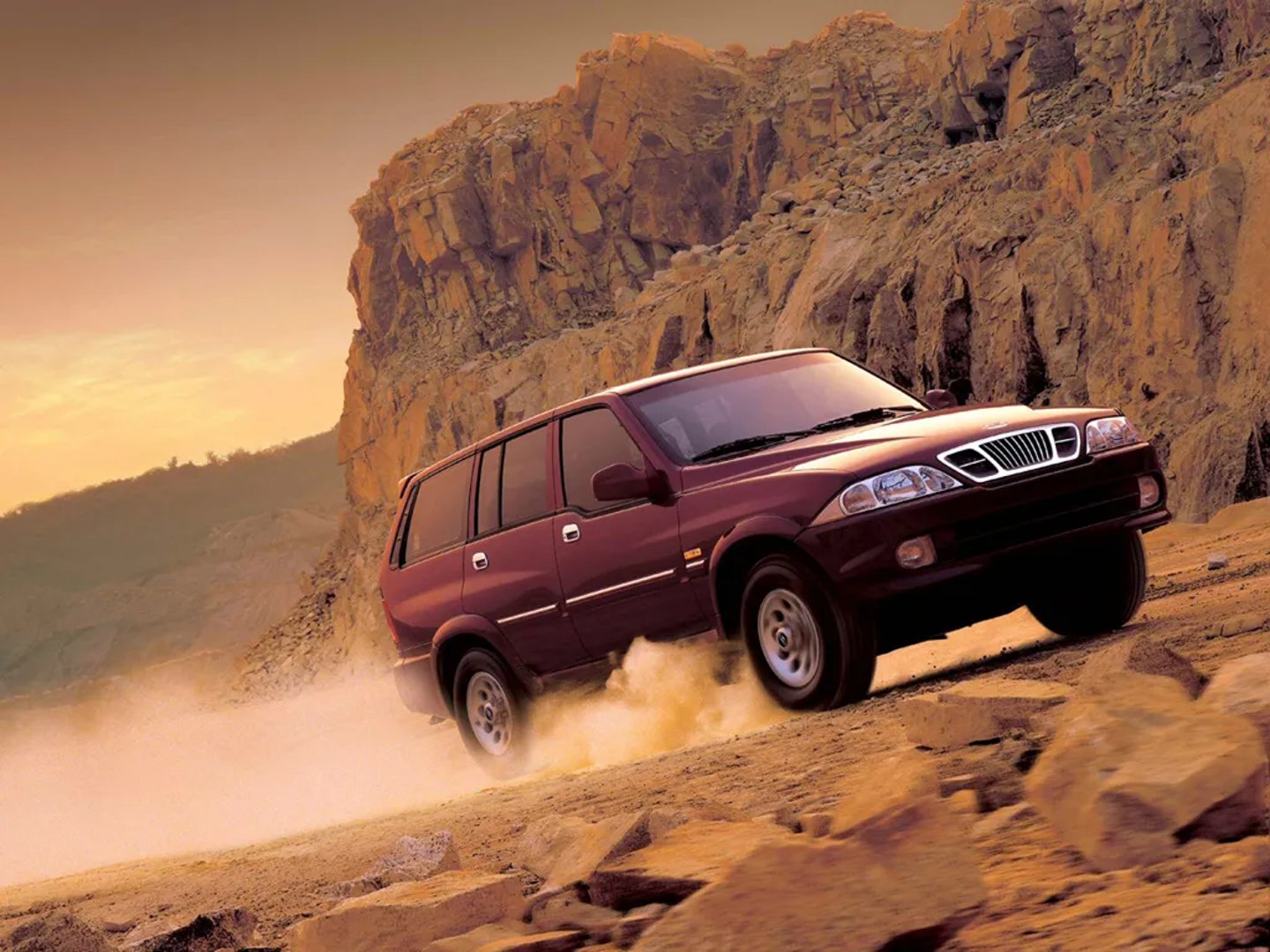 Daewoo_Musso_1_generation__SUV_5-doors__4.jpg