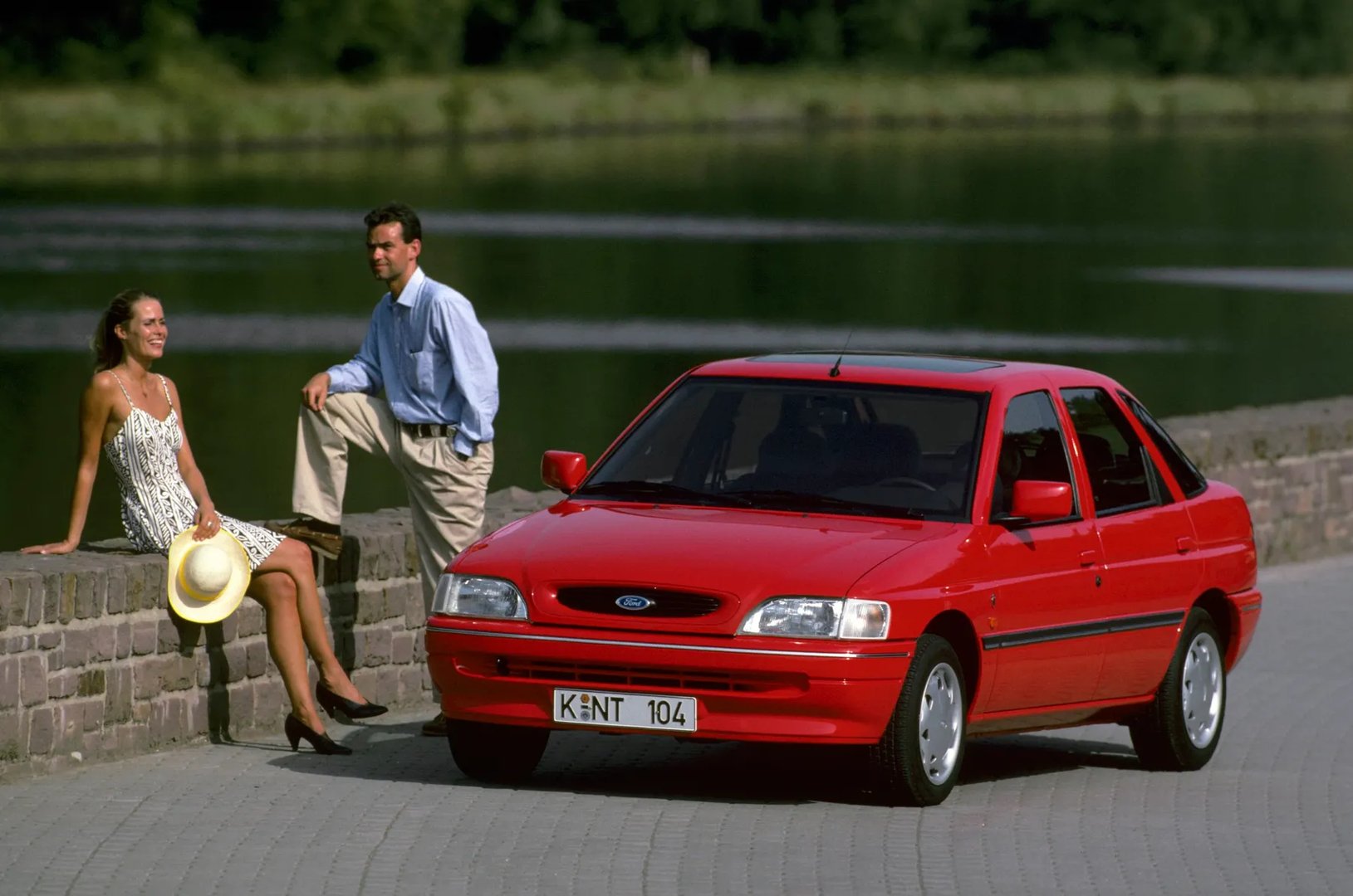 Ford_Escort_5_generation_restyling_1__Hatchback_5-door__2.jpg